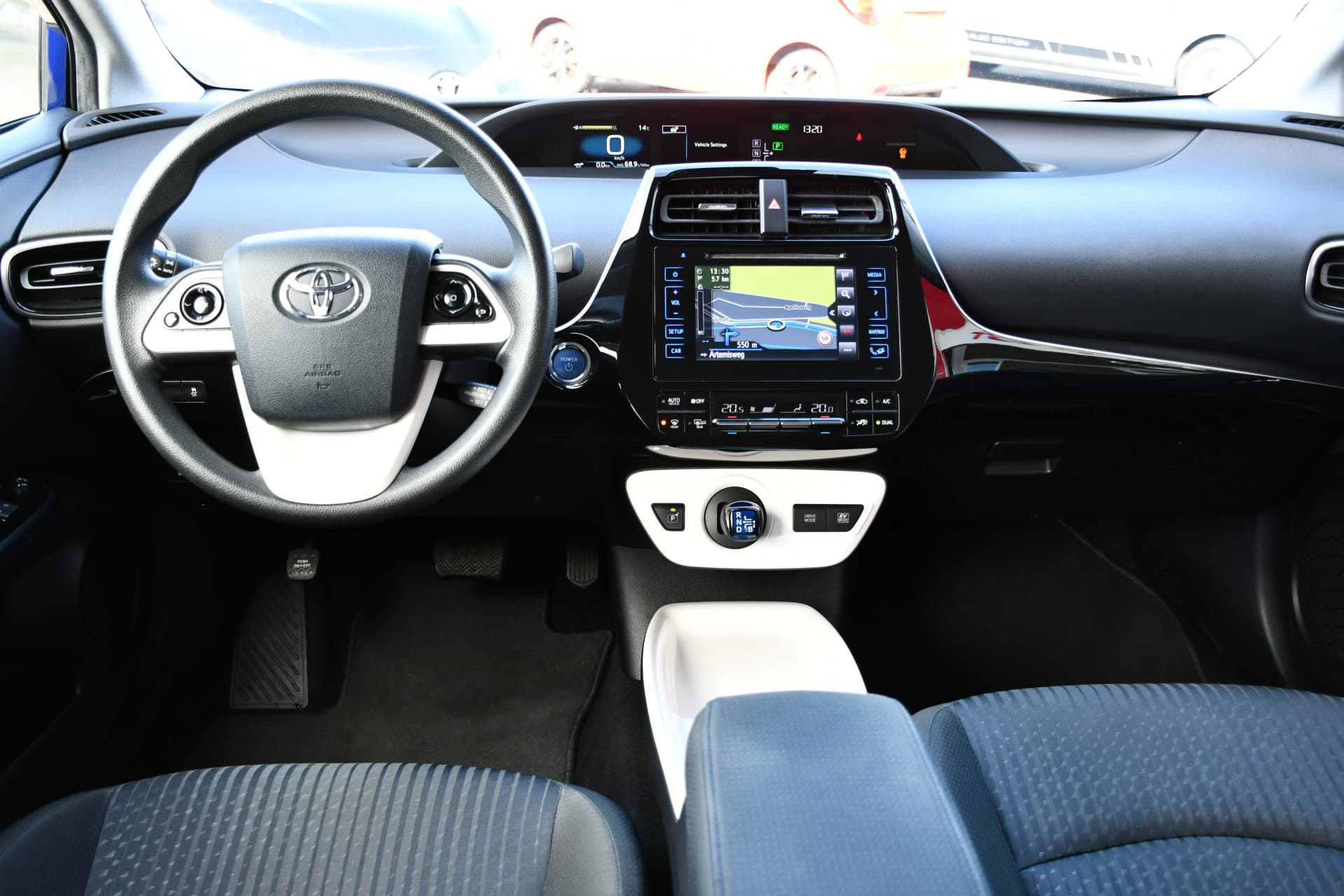 Toyota Prius 1.8 Aspiration Automaat 122pk thumbnail 2