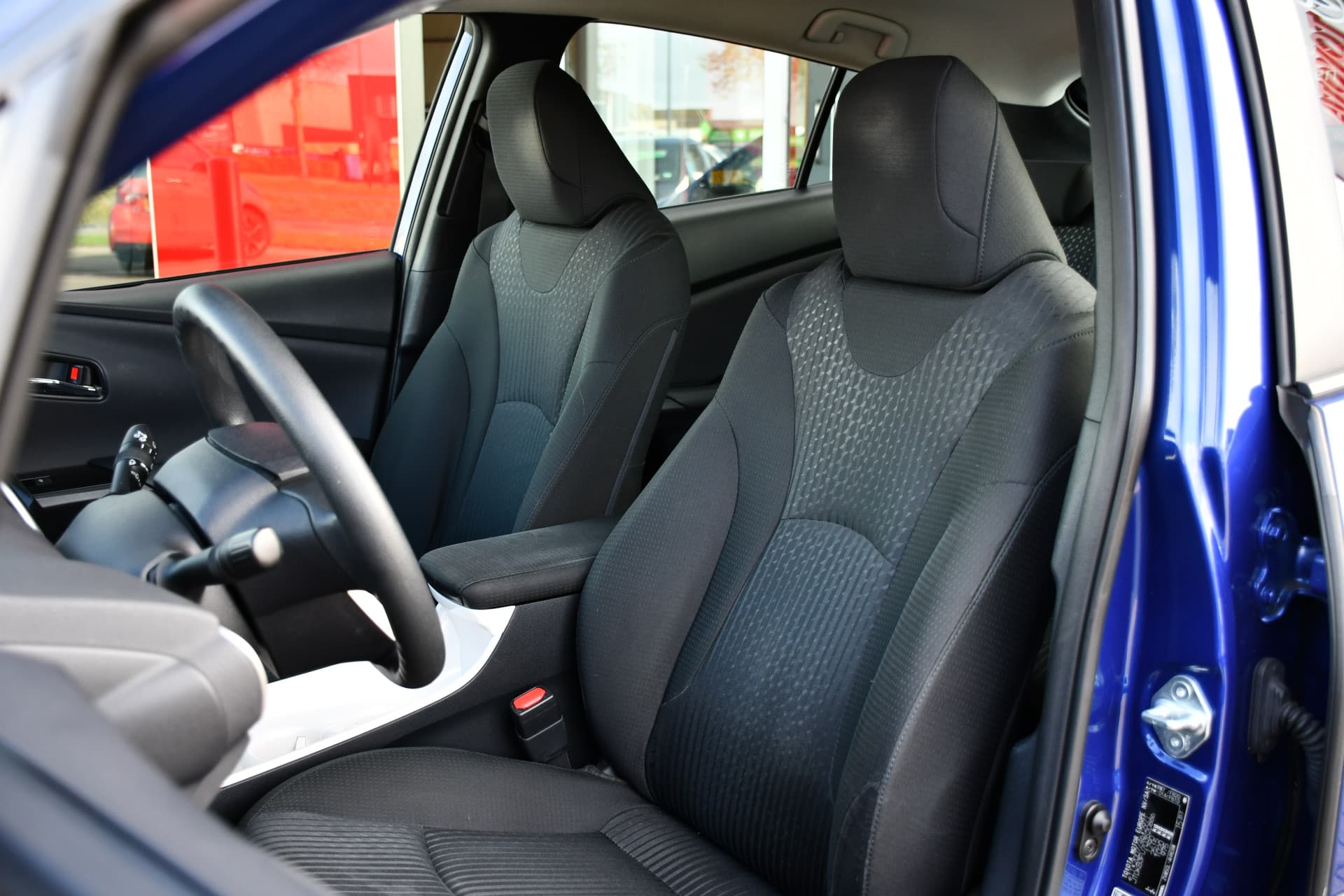 Toyota Prius 1.8 Aspiration Automaat 122pk thumbnail 4