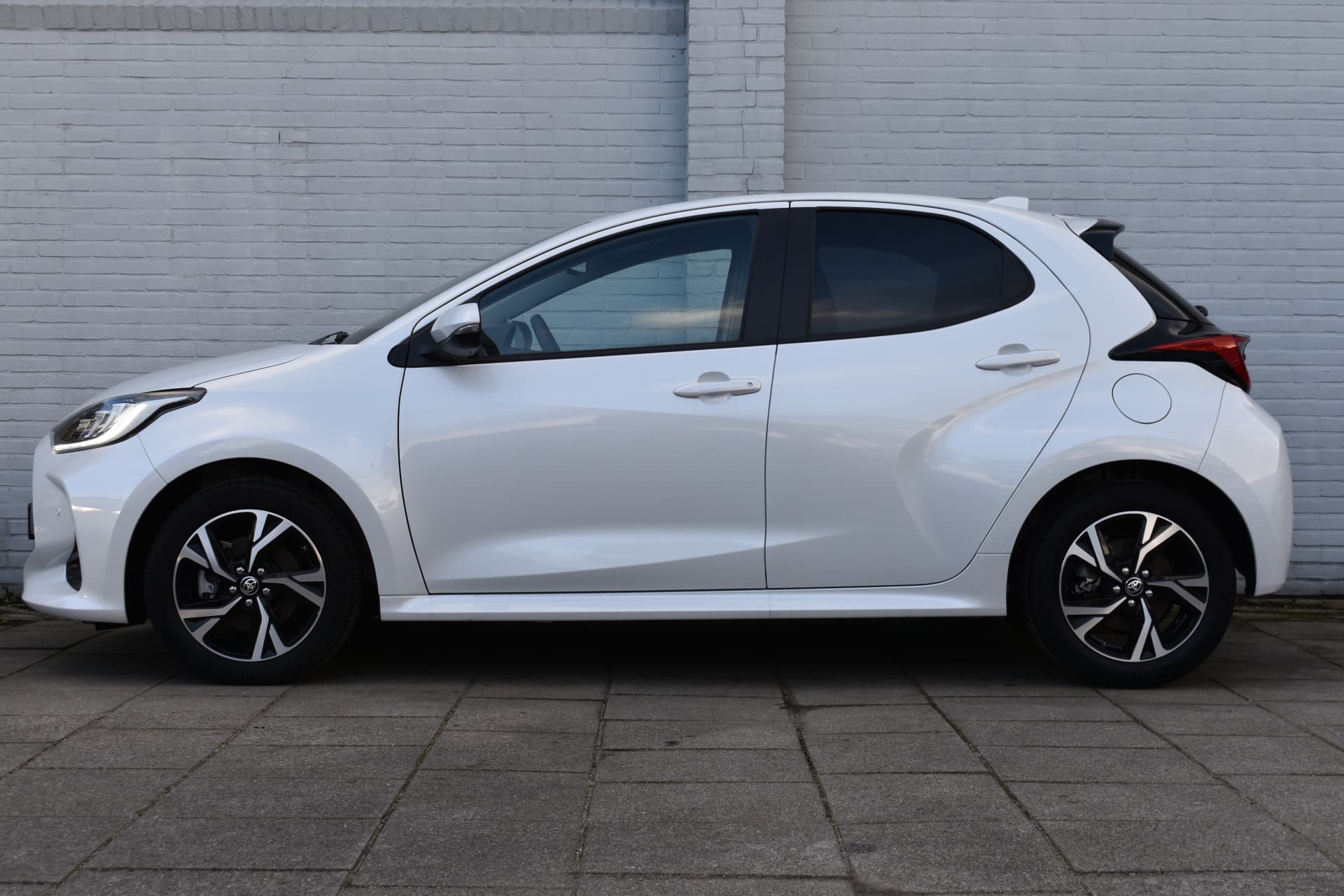 Toyota Yaris 1.5 Hybrid 115 First Edition Limited Automaat 116pk thumbnail 5