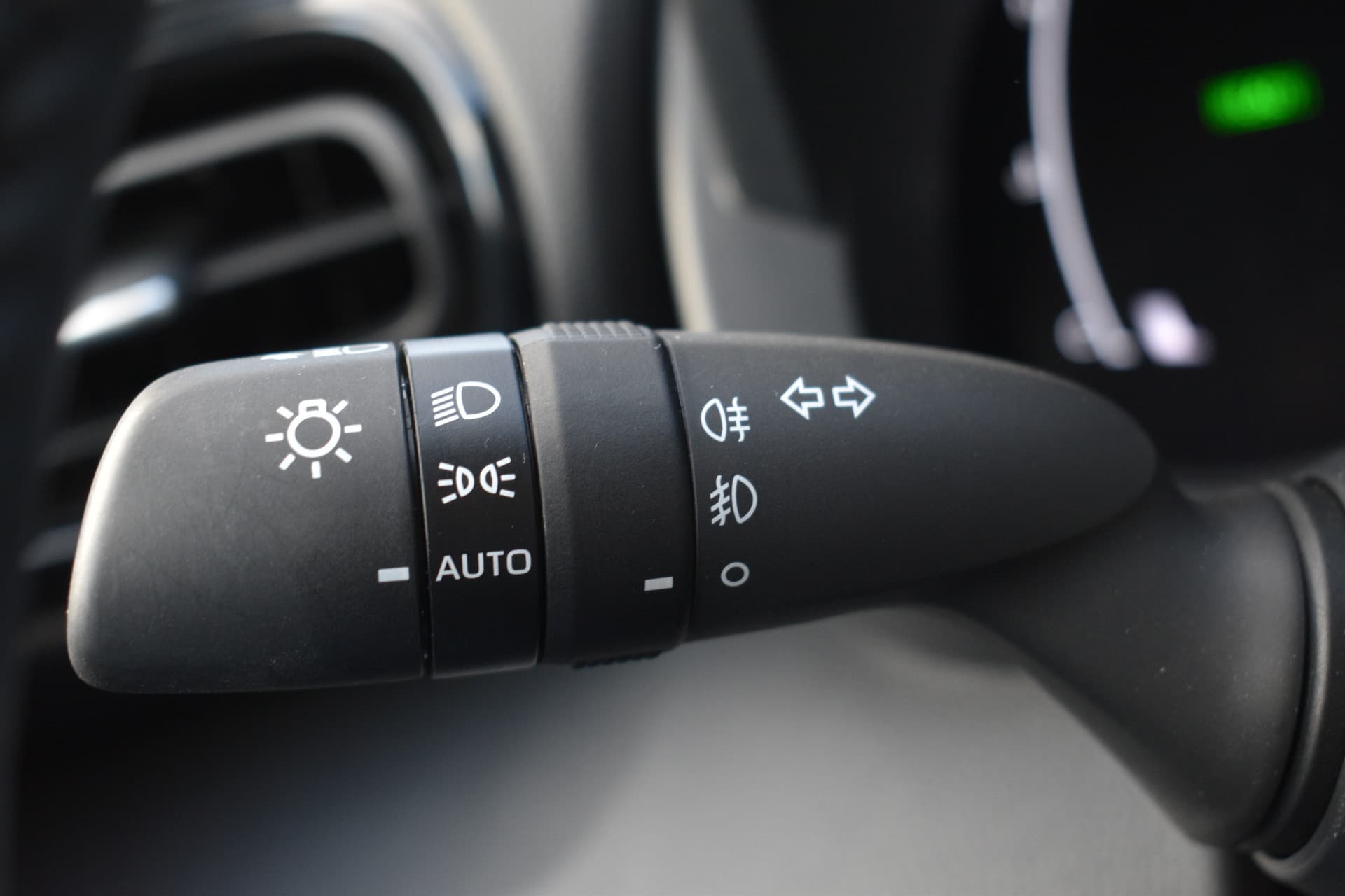 Toyota Yaris 1.5 Hybrid 115 First Edition Limited Automaat 116pk thumbnail 9