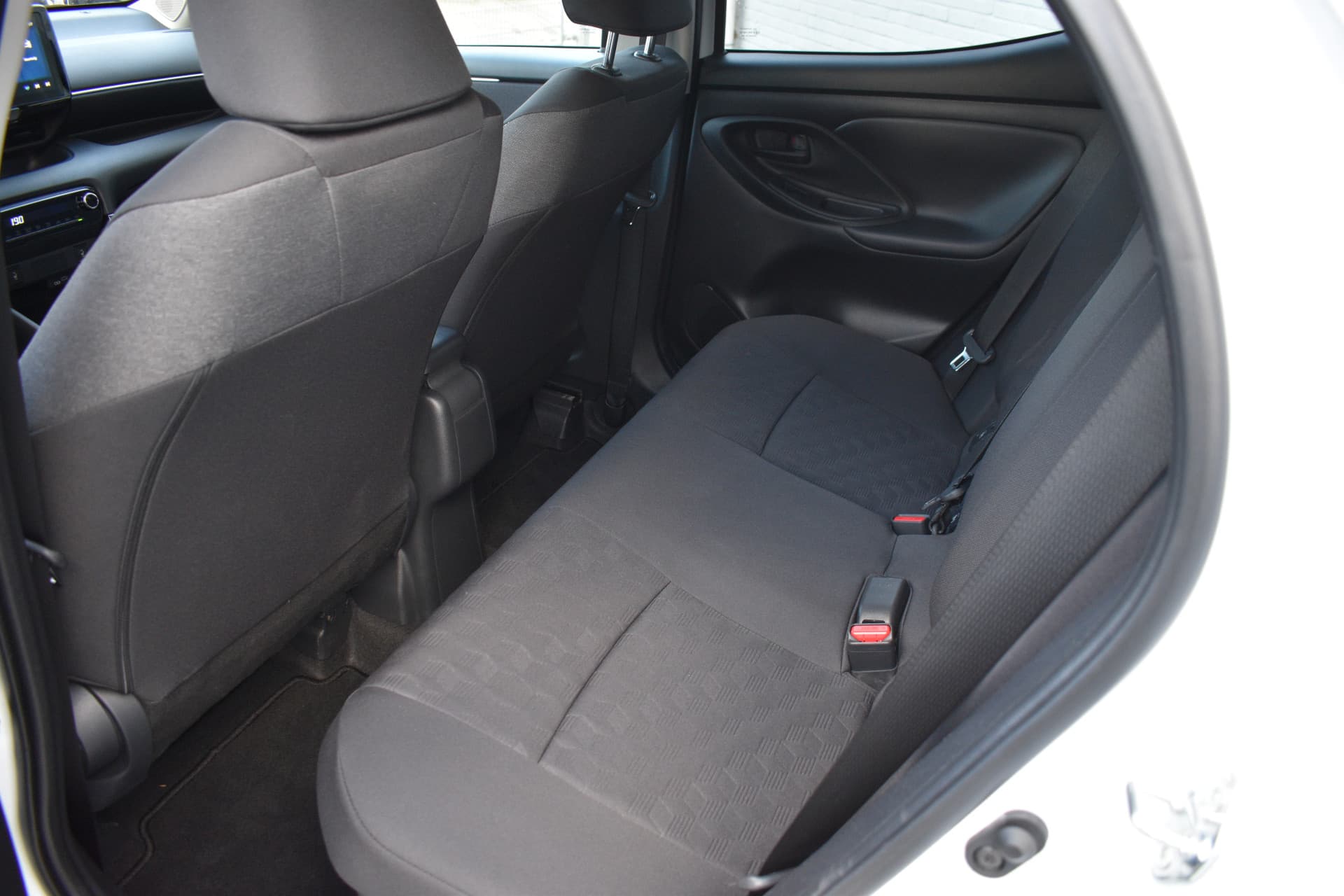 Toyota Yaris 1.5 Hybrid 115 First Edition Limited Automaat 116pk thumbnail 18