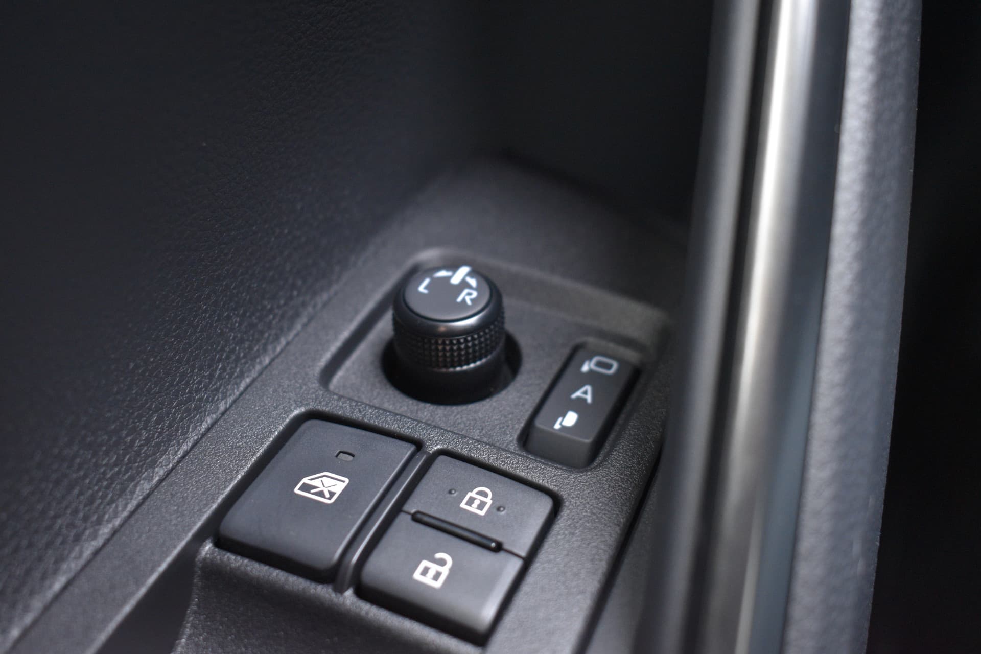 Toyota Corolla Cross Hybrid 140 Dynamic Automaat 140pk thumbnail 17