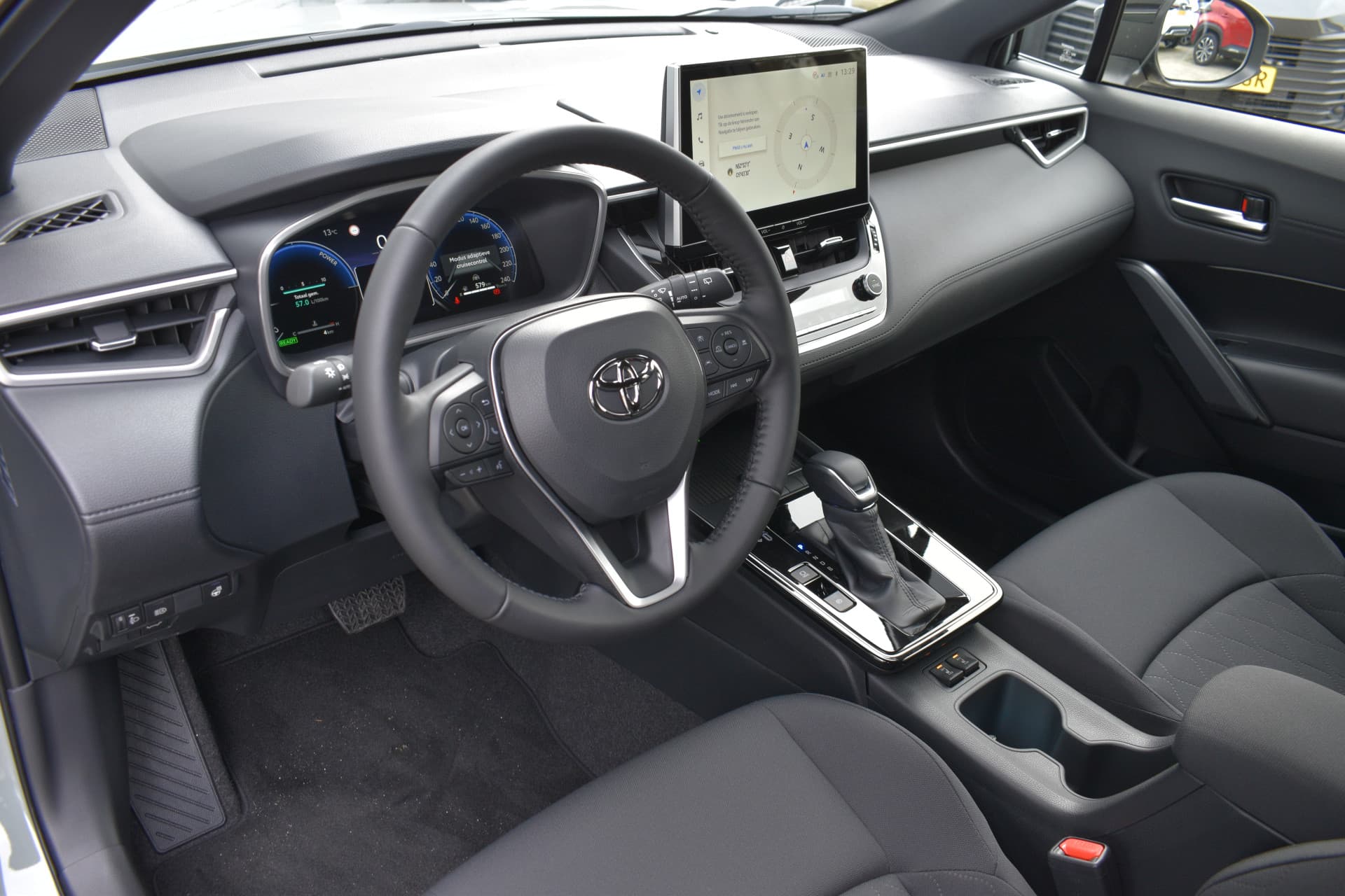 Toyota Corolla Cross Hybrid 140 Dynamic Automaat 140pk thumbnail 22