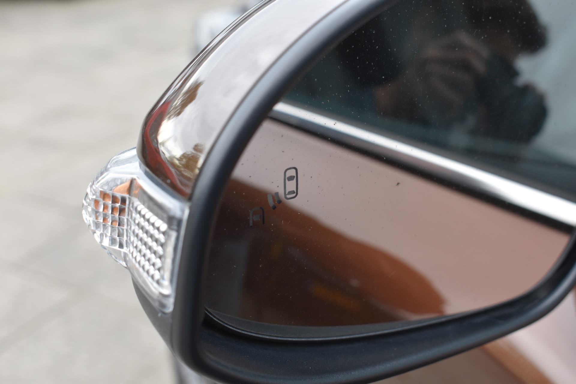 Toyota C-HR 1.8 Hybrid Executive Ultimate Automaat 122pk thumbnail 2