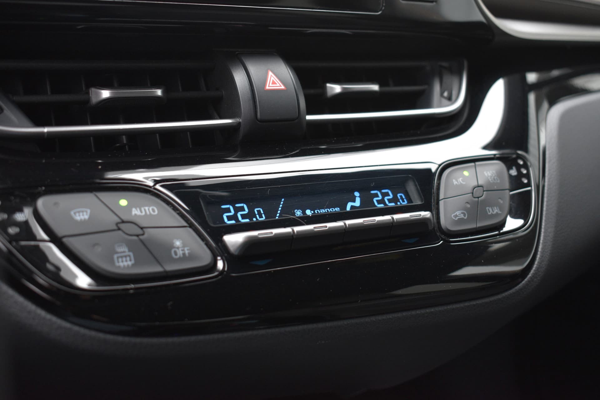 Toyota C-HR 1.8 Hybrid Executive Ultimate Automaat 122pk thumbnail 19