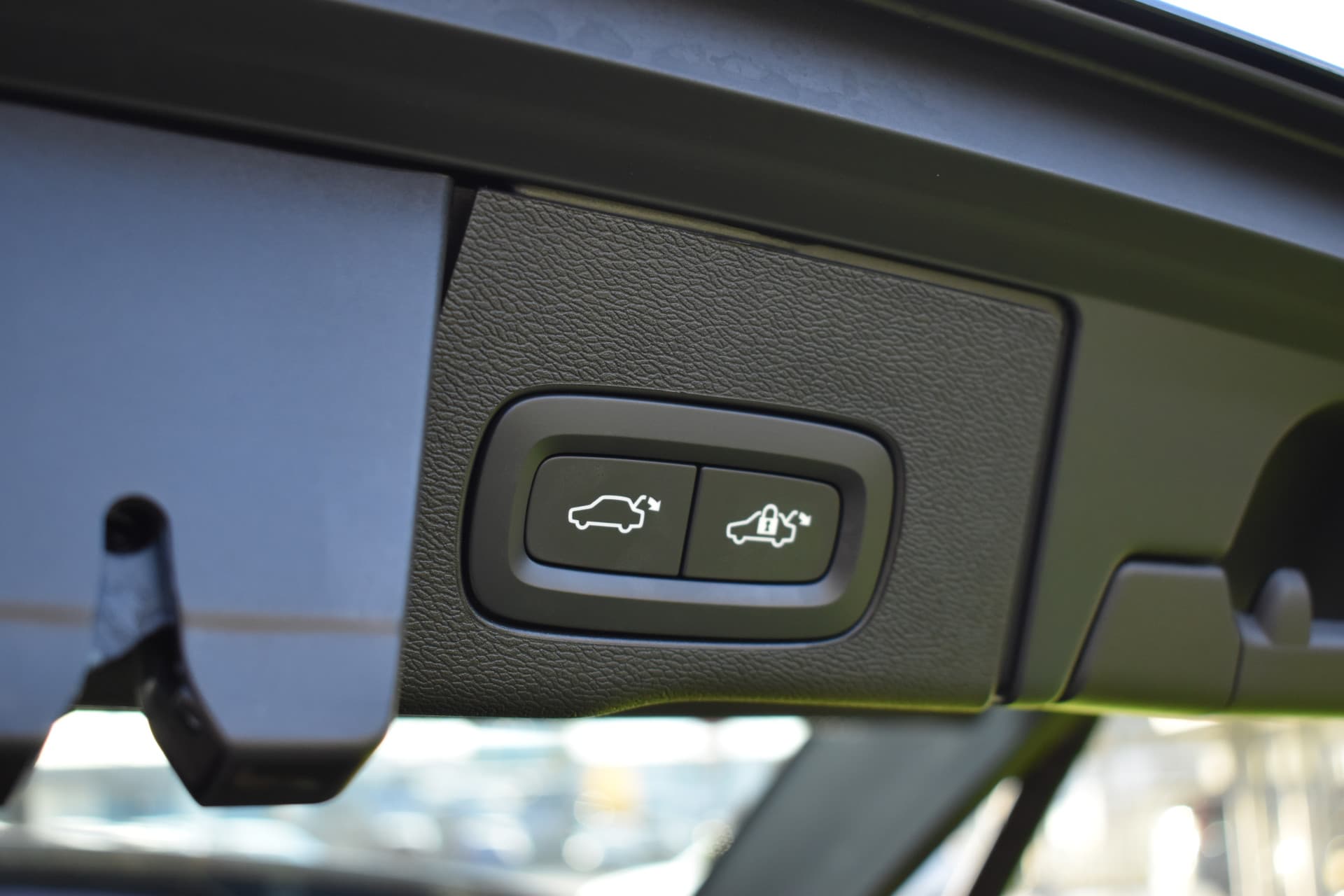 Volvo XC60 T6 AWD 350PK Plug-in Hybrid Ultra Dark thumbnail 19