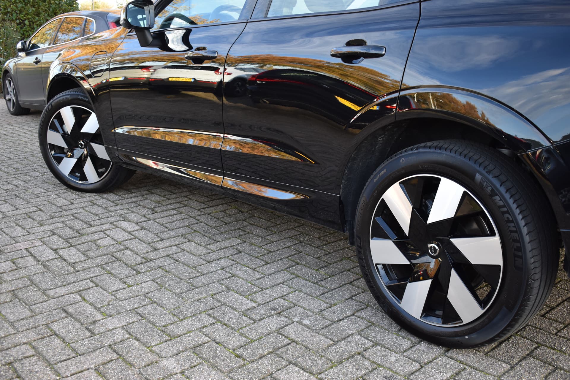 Volvo XC60 T6 AWD 350PK Plug-in Hybrid Ultra Dark thumbnail 25