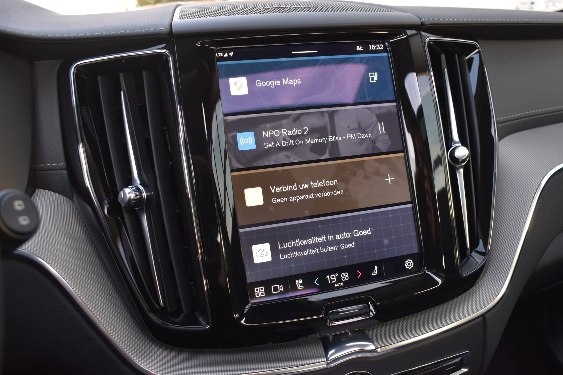 Volvo XC60 T6 AWD 350PK Plug-in Hybrid Ultra Dark thumbnail 36