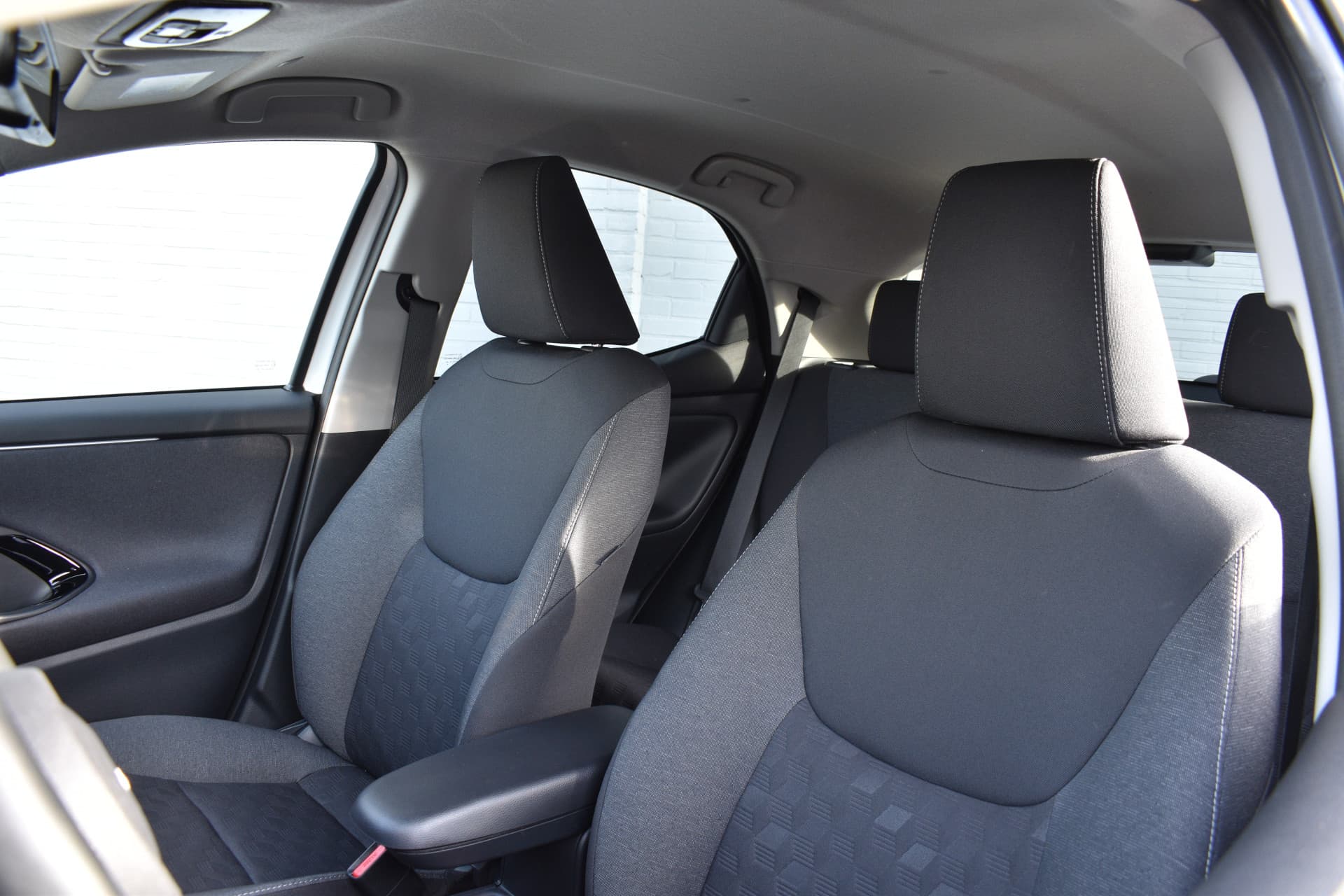 Toyota Yaris 1.5 Hybrid 115 First Edition Limited Automaat 116pk thumbnail 3