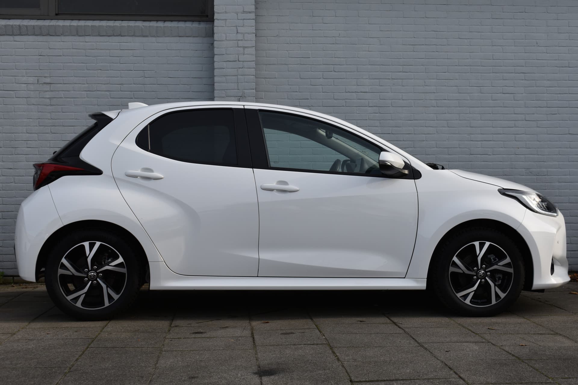 Toyota Yaris 1.5 Hybrid 115 First Edition Limited Automaat 116pk thumbnail 15