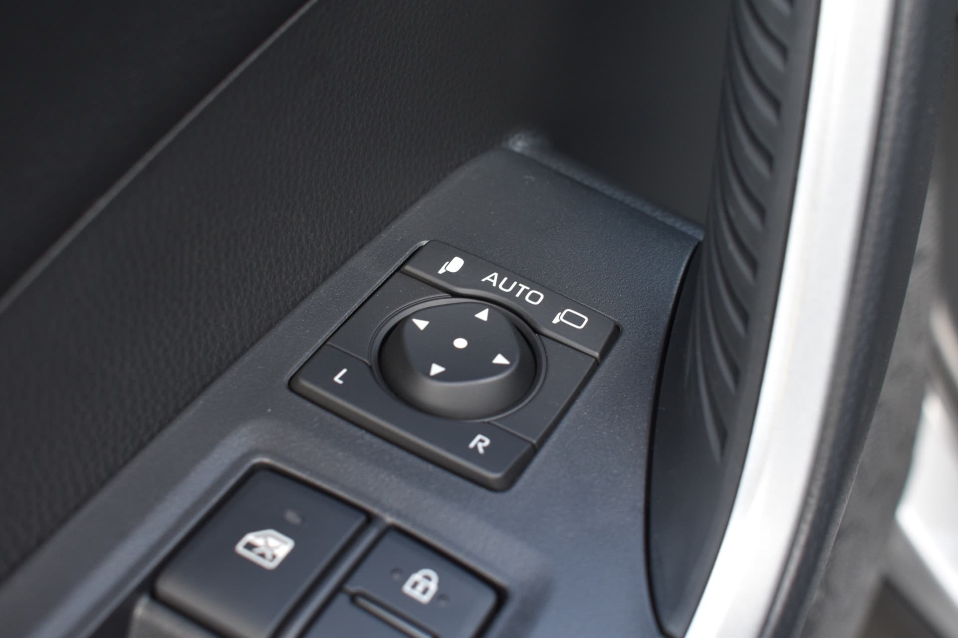 Toyota RAV4 2.5 Plug-in Hybrid AWD Bi-Tone Plus Automaat 306pk thumbnail 14