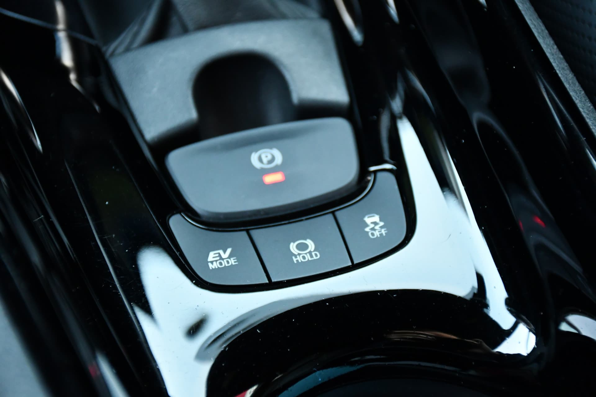 Toyota C-HR 1.8 Hybrid Style Luxury thumbnail 33