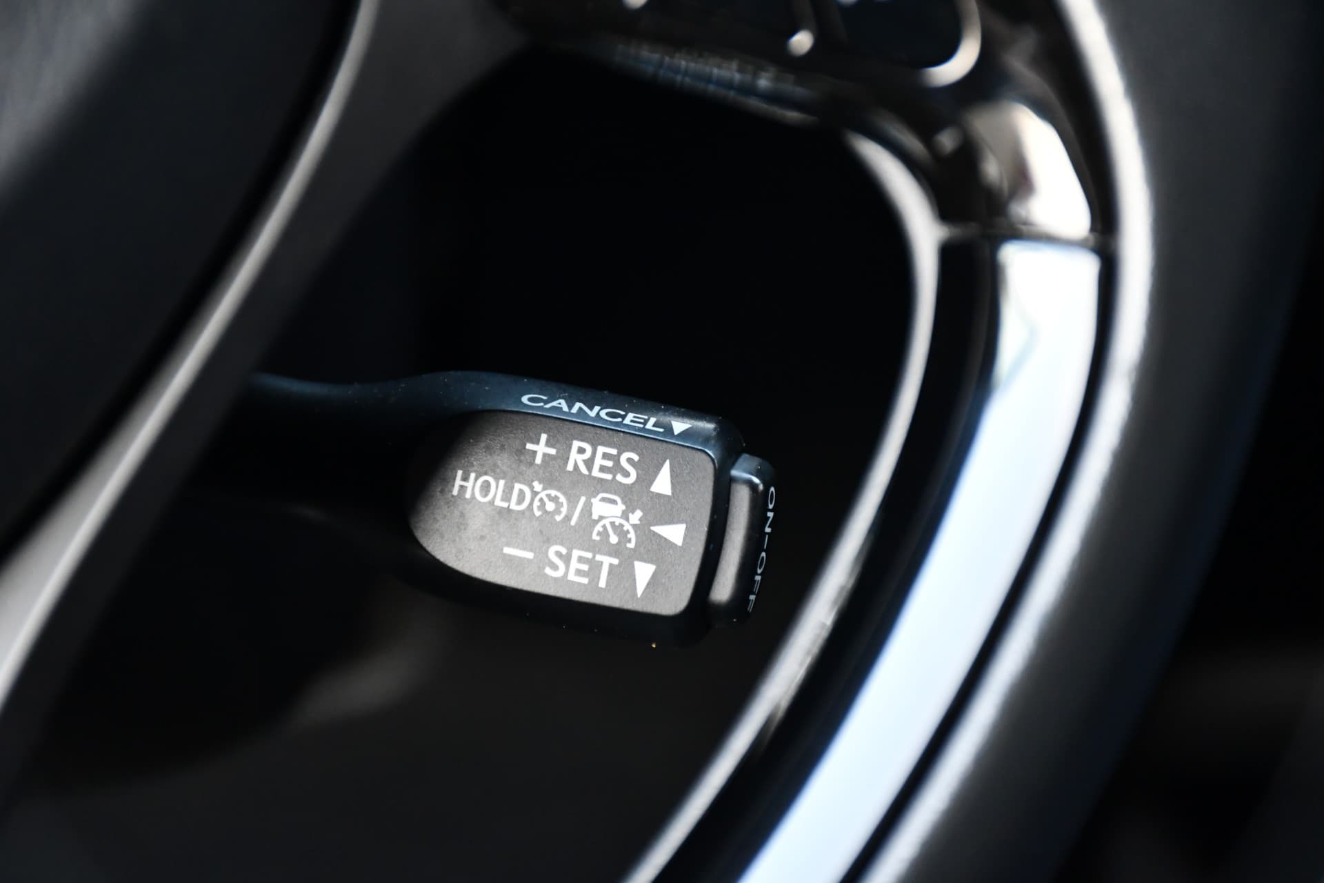 Toyota C-HR 1.8 Hybrid Style Luxury thumbnail 34