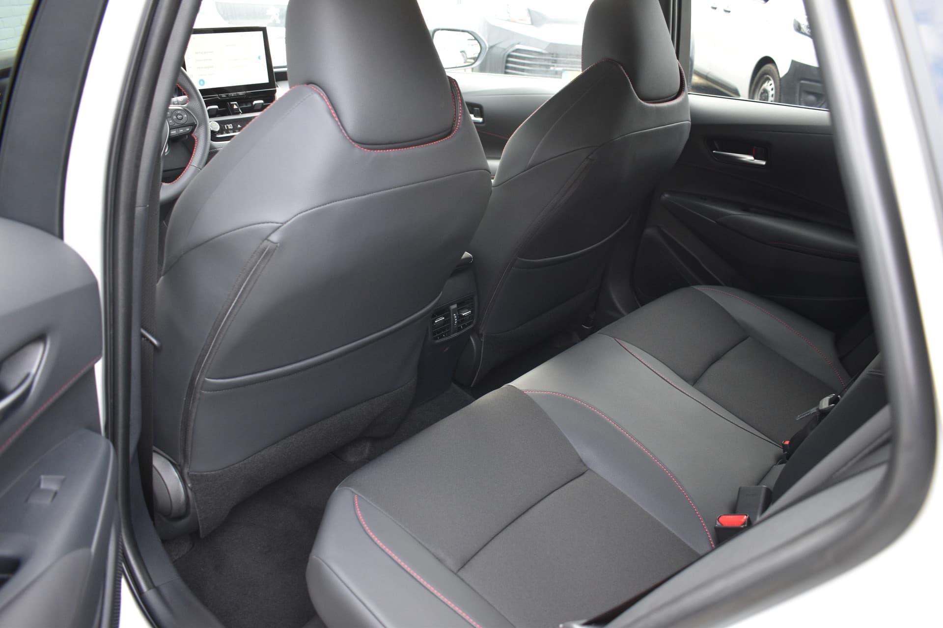 Toyota Corolla Touring Sport Hybrid 180 GR Sport Automaat 178Pk thumbnail 24