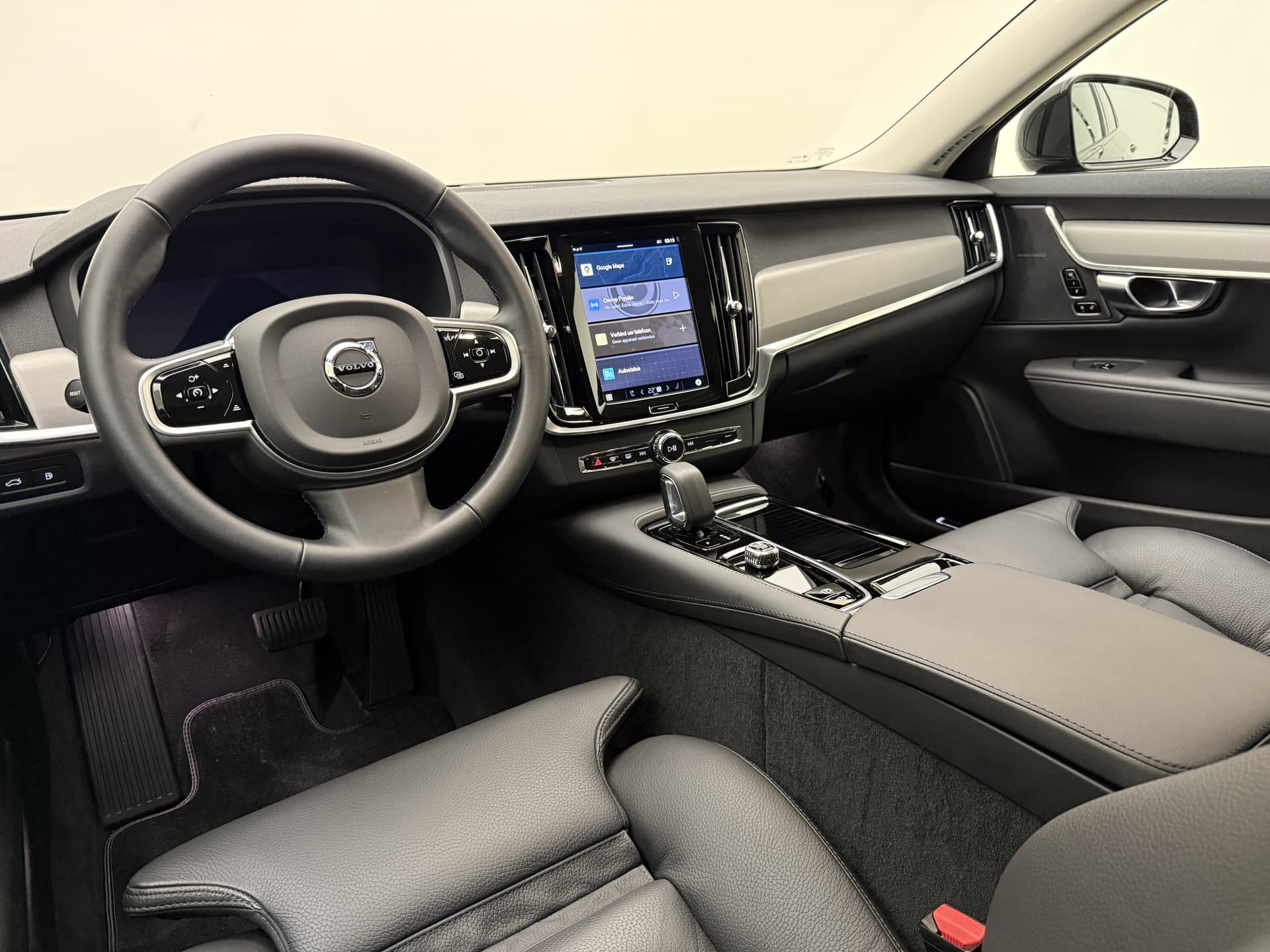 Volvo V90 T6 350pk AWD Plus Dark / 360 Camera / Full-LED / El. Trekhaak / Getint glas / El. Stoelen / Harman&Kardon Audio / 19'' / ACC / BLIS / Stoel + Stuurw. Verwarming / thumbnail 9