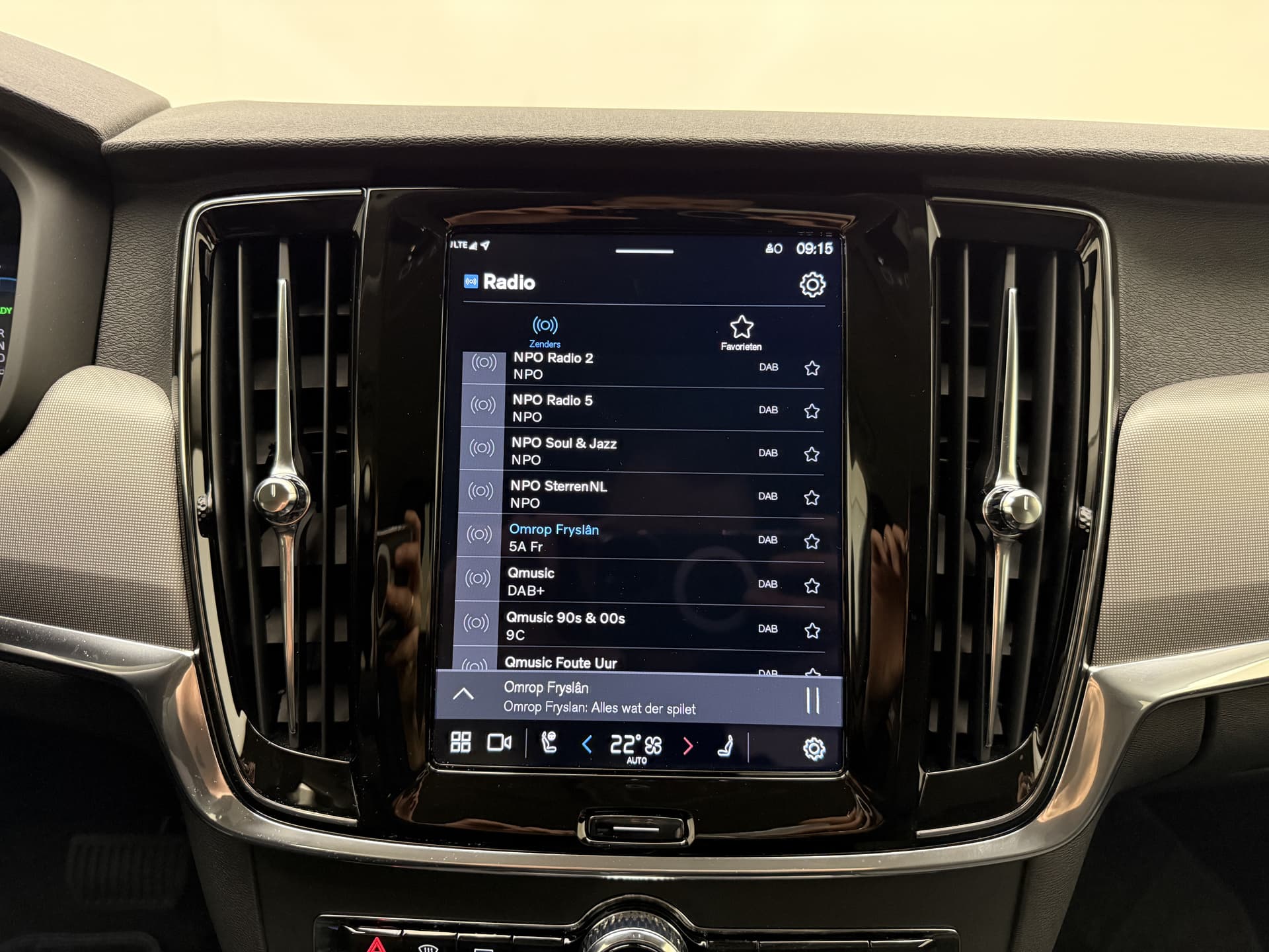 Volvo V90 T6 350pk AWD Plus Dark / 360 Camera / Full-LED / El. Trekhaak / Getint glas / El. Stoelen / Harman&Kardon Audio / 19'' / ACC / BLIS / Stoel + Stuurw. Verwarming / thumbnail 11