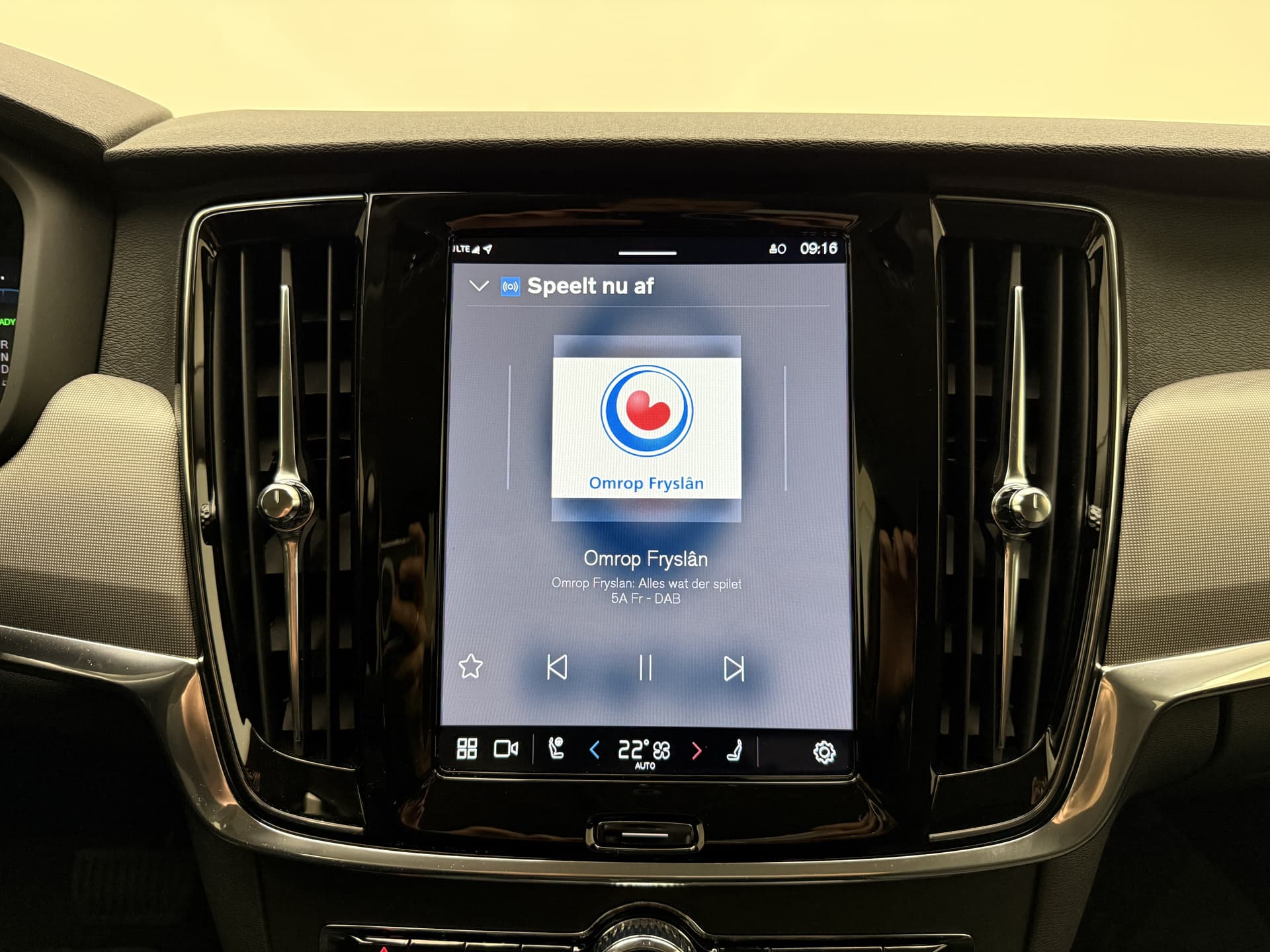 Volvo V90 T6 350pk AWD Plus Dark / 360 Camera / Full-LED / El. Trekhaak / Getint glas / El. Stoelen / Harman&Kardon Audio / 19'' / ACC / BLIS / Stoel + Stuurw. Verwarming / thumbnail 12