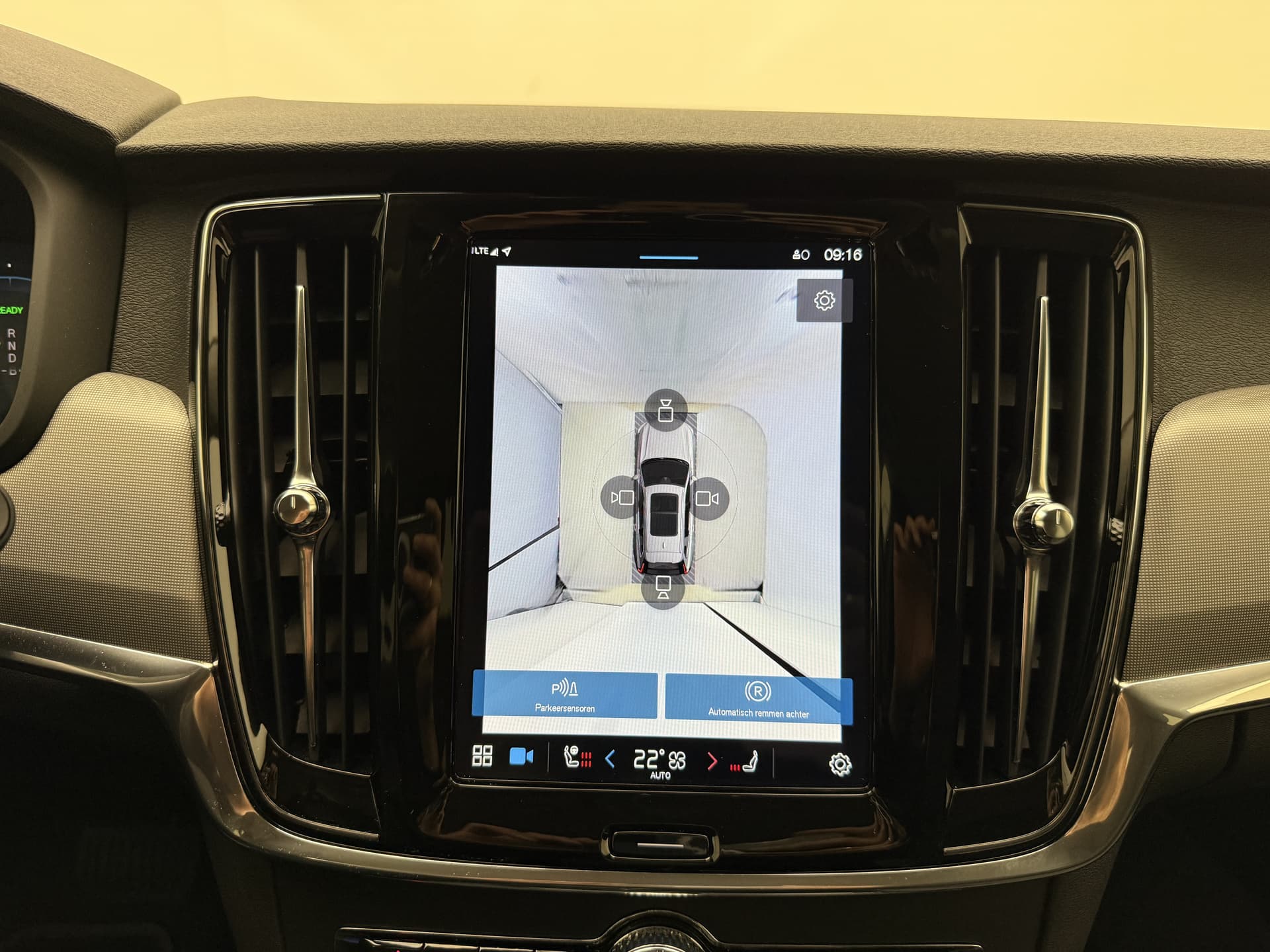 Volvo V90 T6 350pk AWD Plus Dark / 360 Camera / Full-LED / El. Trekhaak / Getint glas / El. Stoelen / Harman&Kardon Audio / 19'' / ACC / BLIS / Stoel + Stuurw. Verwarming / thumbnail 19