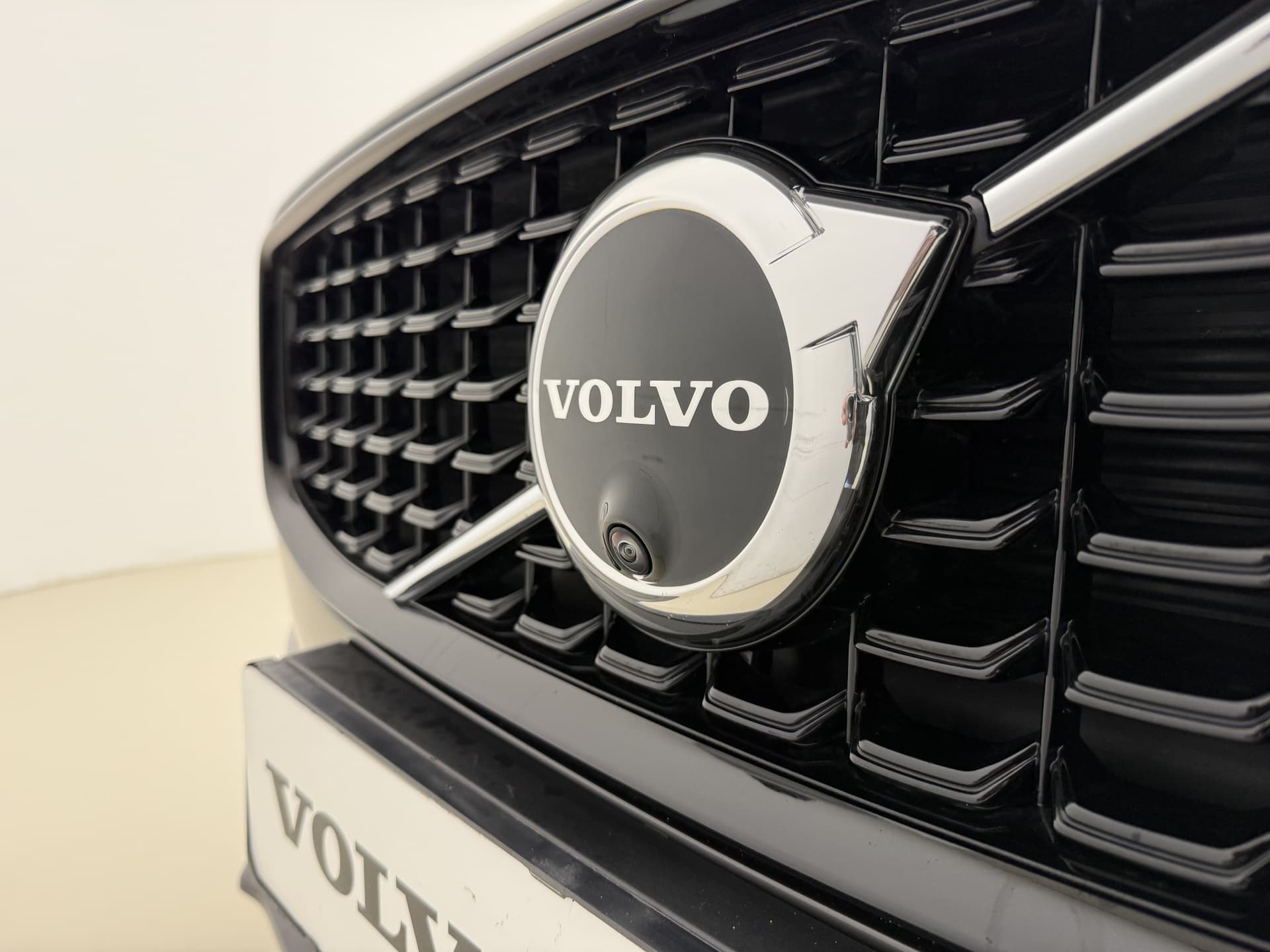 Volvo V90 T6 350pk AWD Plus Dark / 360 Camera / Full-LED / El. Trekhaak / Getint glas / El. Stoelen / Harman&Kardon Audio / 19'' / ACC / BLIS / Stoel + Stuurw. Verwarming / thumbnail 23