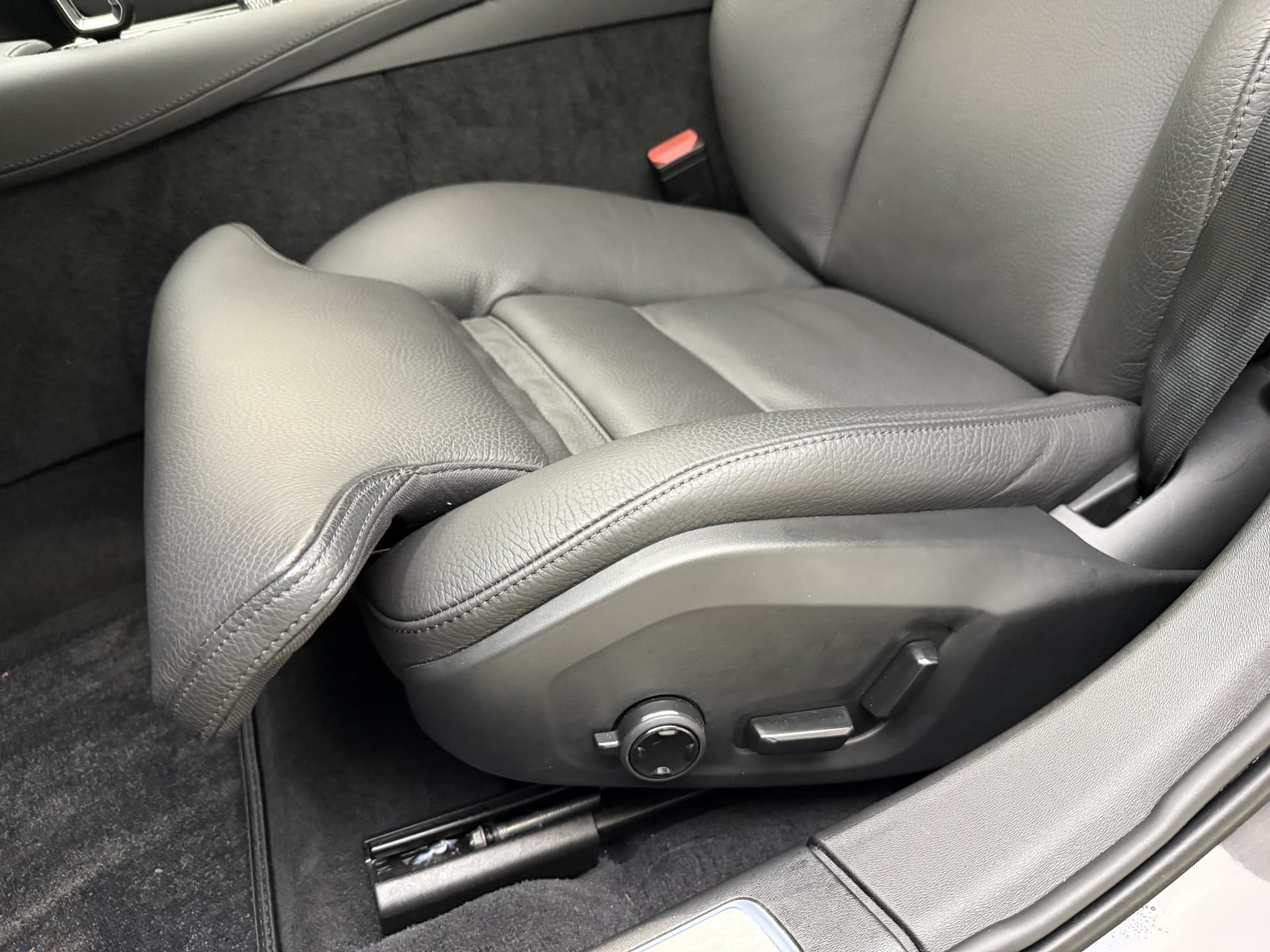 Volvo V90 T6 350pk AWD Plus Dark / 360 Camera / Full-LED / El. Trekhaak / Getint glas / El. Stoelen / Harman&Kardon Audio / 19'' / ACC / BLIS / Stoel + Stuurw. Verwarming / thumbnail 41