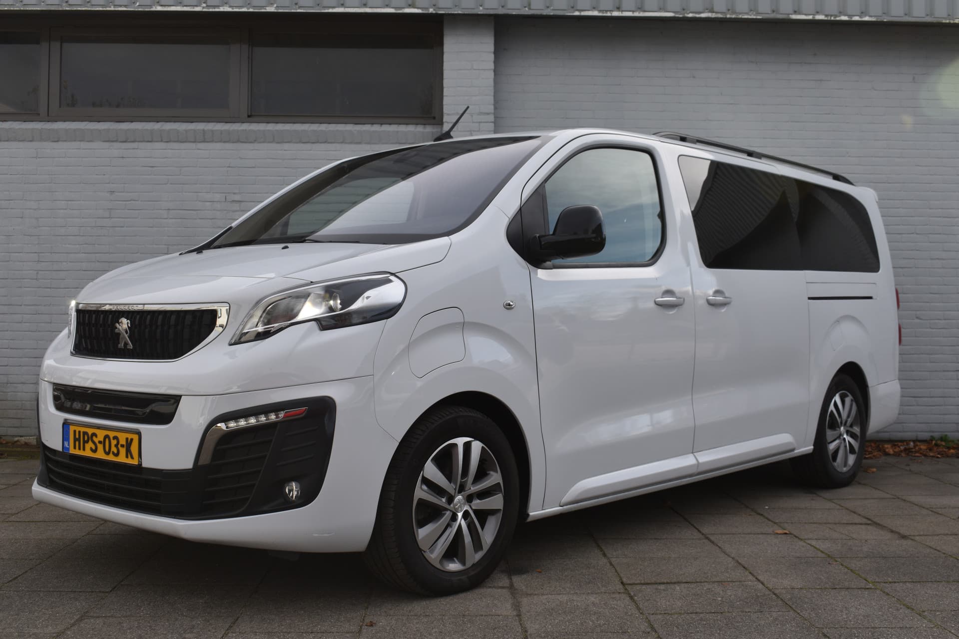 Peugeot E-Traveller 75 kwh Long