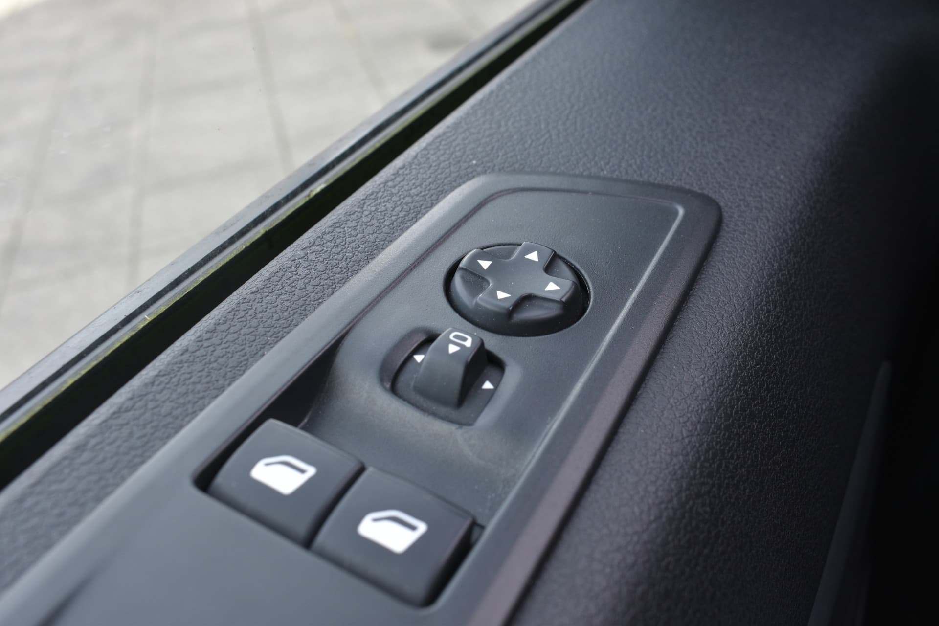 Peugeot E-Traveller 75 kwh Long thumbnail 3