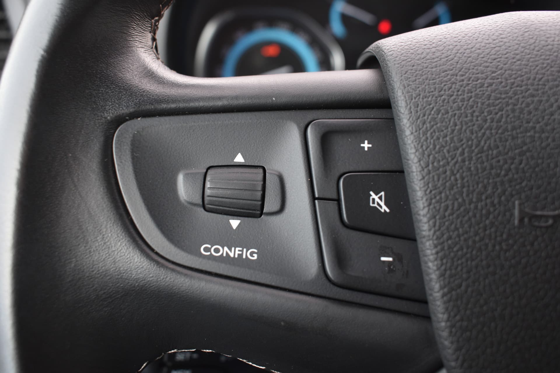 Peugeot E-Traveller 75 kwh Long thumbnail 4