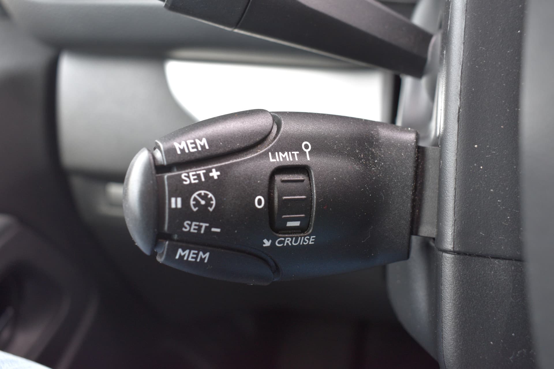 Peugeot E-Traveller 75 kwh Long thumbnail 7