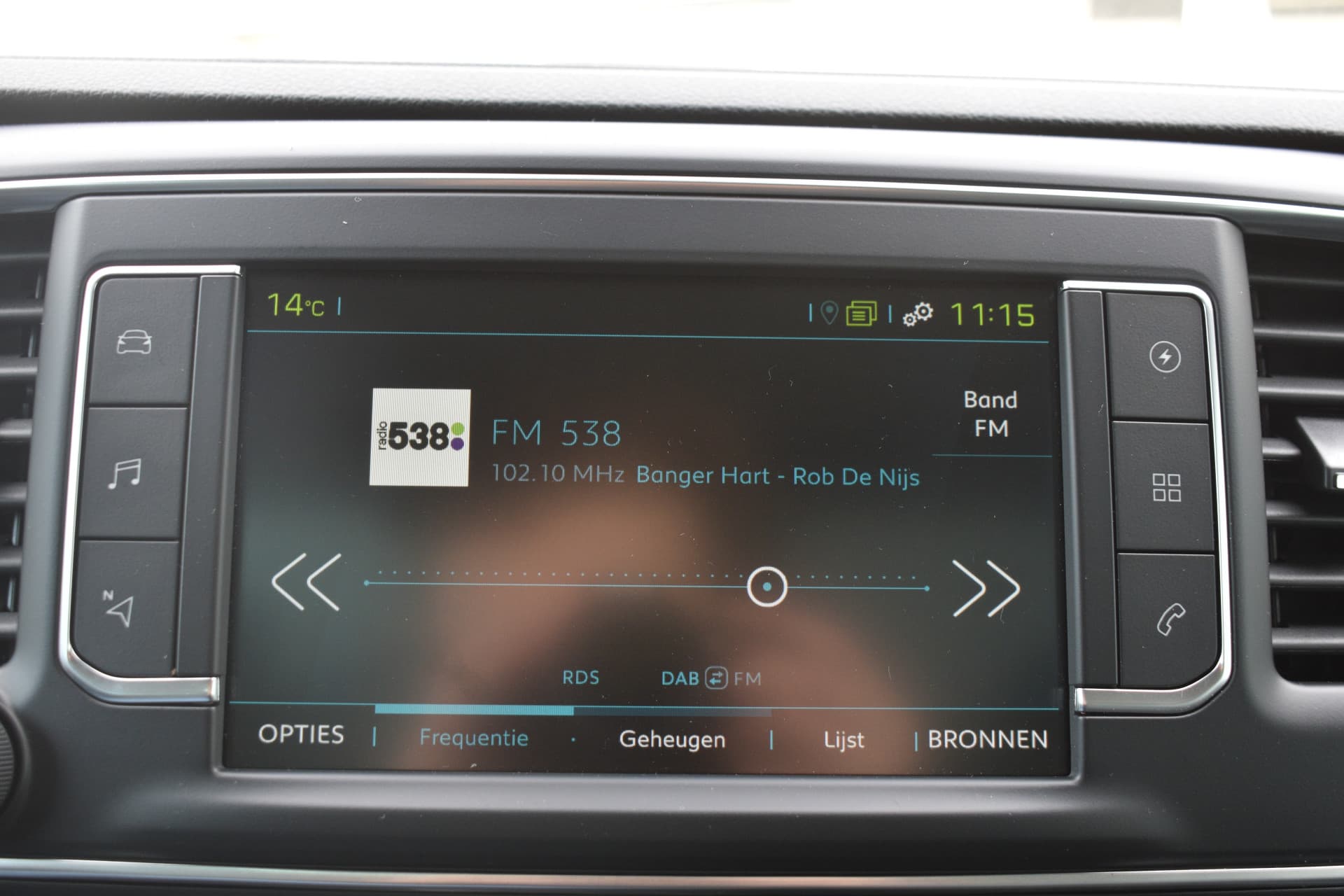 Peugeot E-Traveller 75 kwh Long thumbnail 11