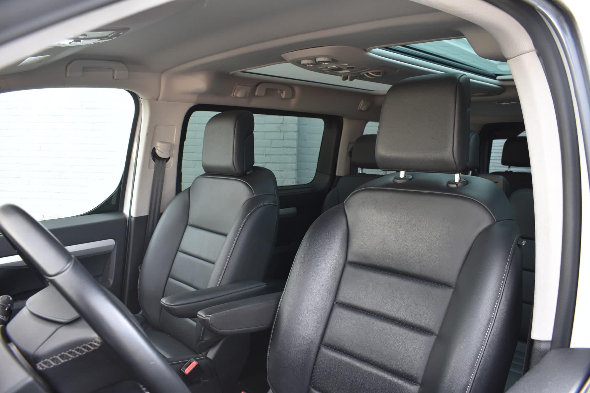 Peugeot E-Traveller 75 kwh Long thumbnail 14