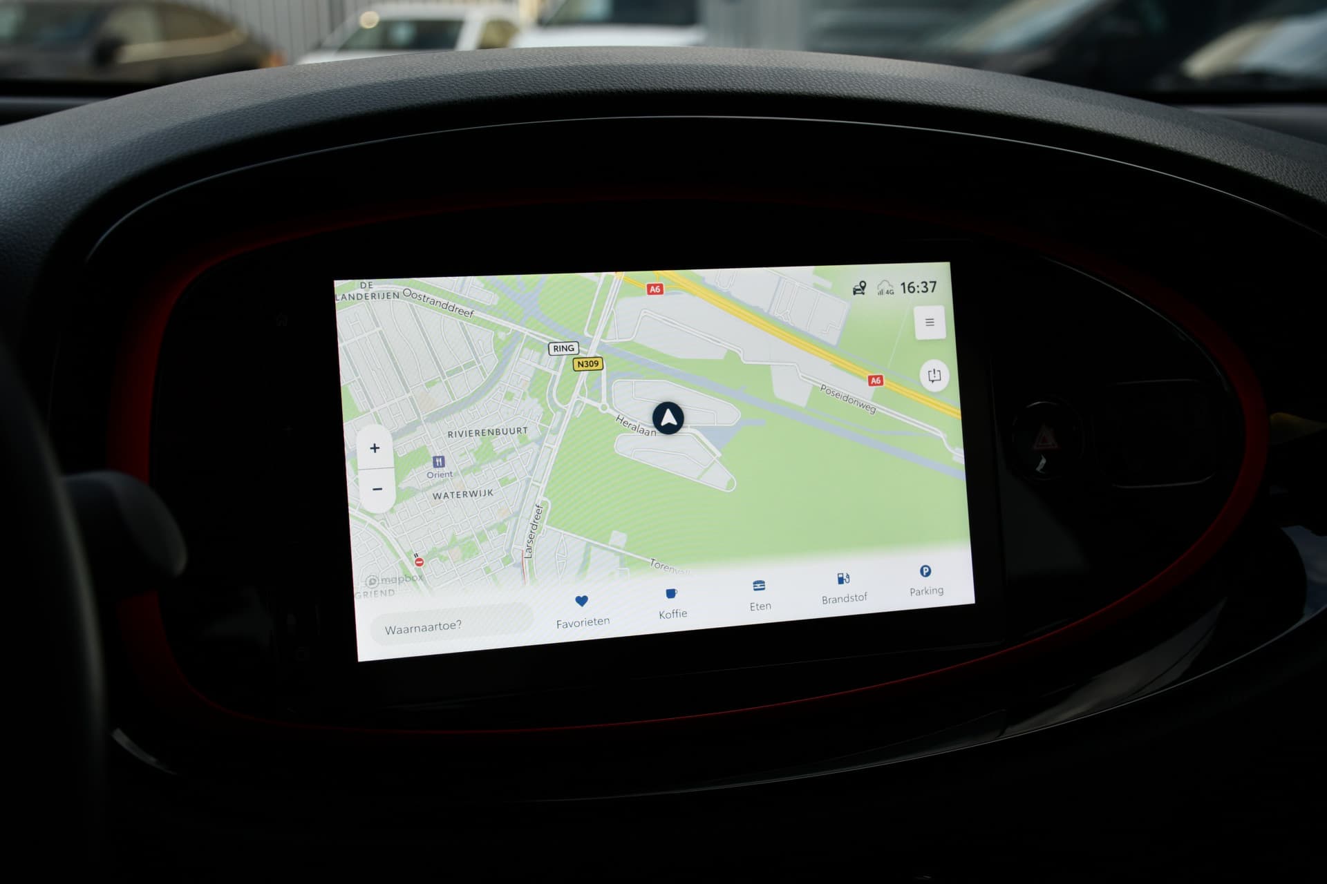 Toyota Aygo X 1.0 VVT-i S-CVT Undercover Jun Takahashi Limited Automaat 72pk thumbnail 10