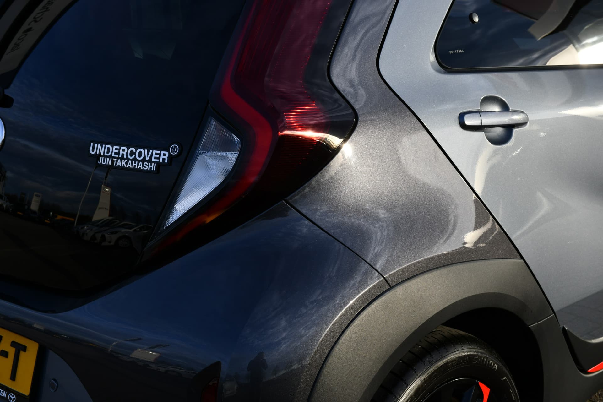 Toyota Aygo X 1.0 VVT-i S-CVT Undercover Jun Takahashi Limited Automaat 72pk thumbnail 27