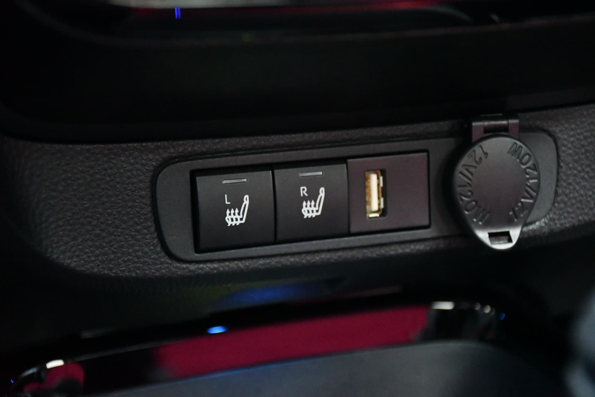 Toyota Aygo X 1.0 VVT-i S-CVT Undercover Jun Takahashi Limited Automaat 72pk thumbnail 32