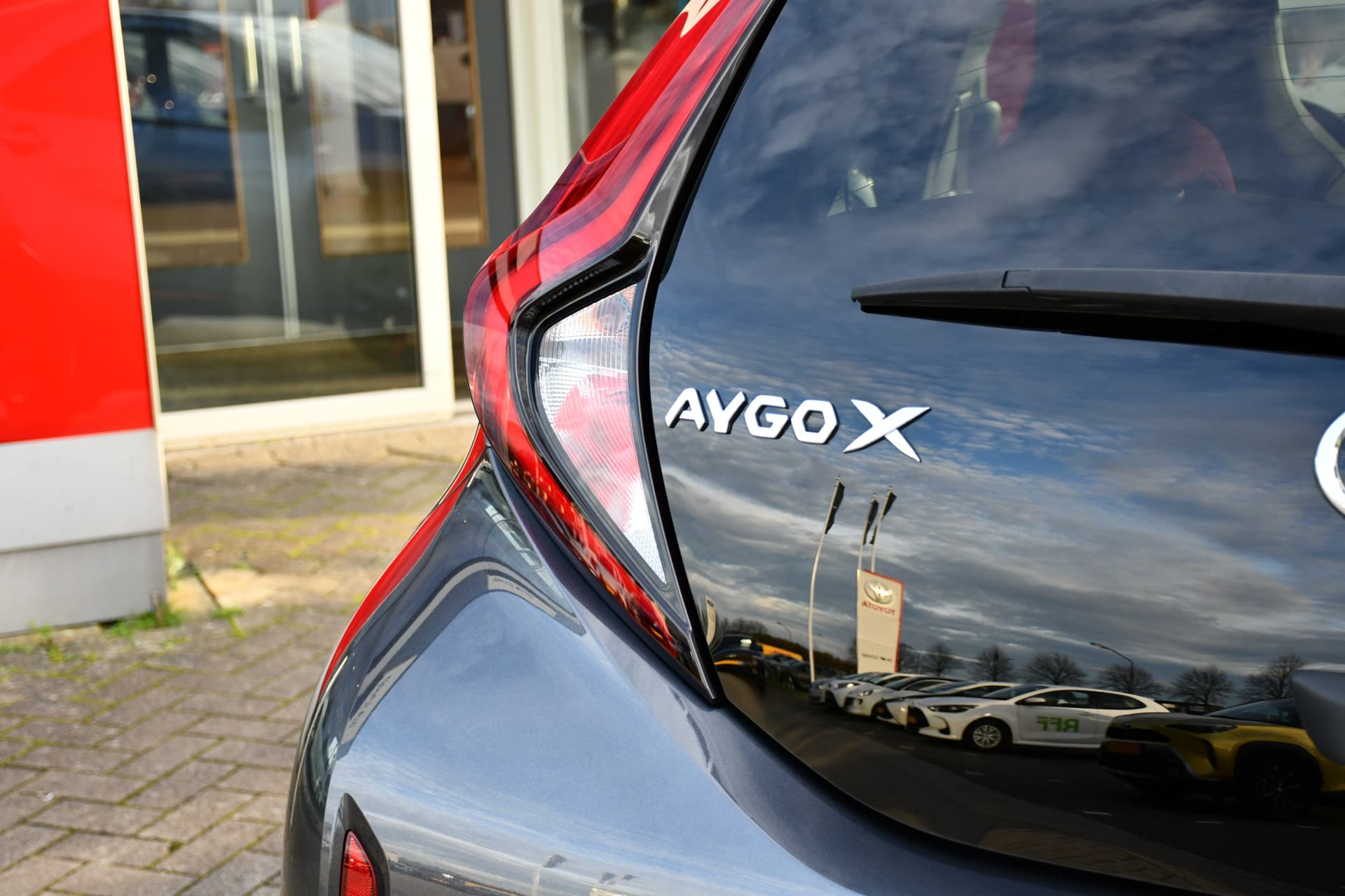 Toyota Aygo X 1.0 VVT-i S-CVT Undercover Jun Takahashi Limited Automaat 72pk thumbnail 35