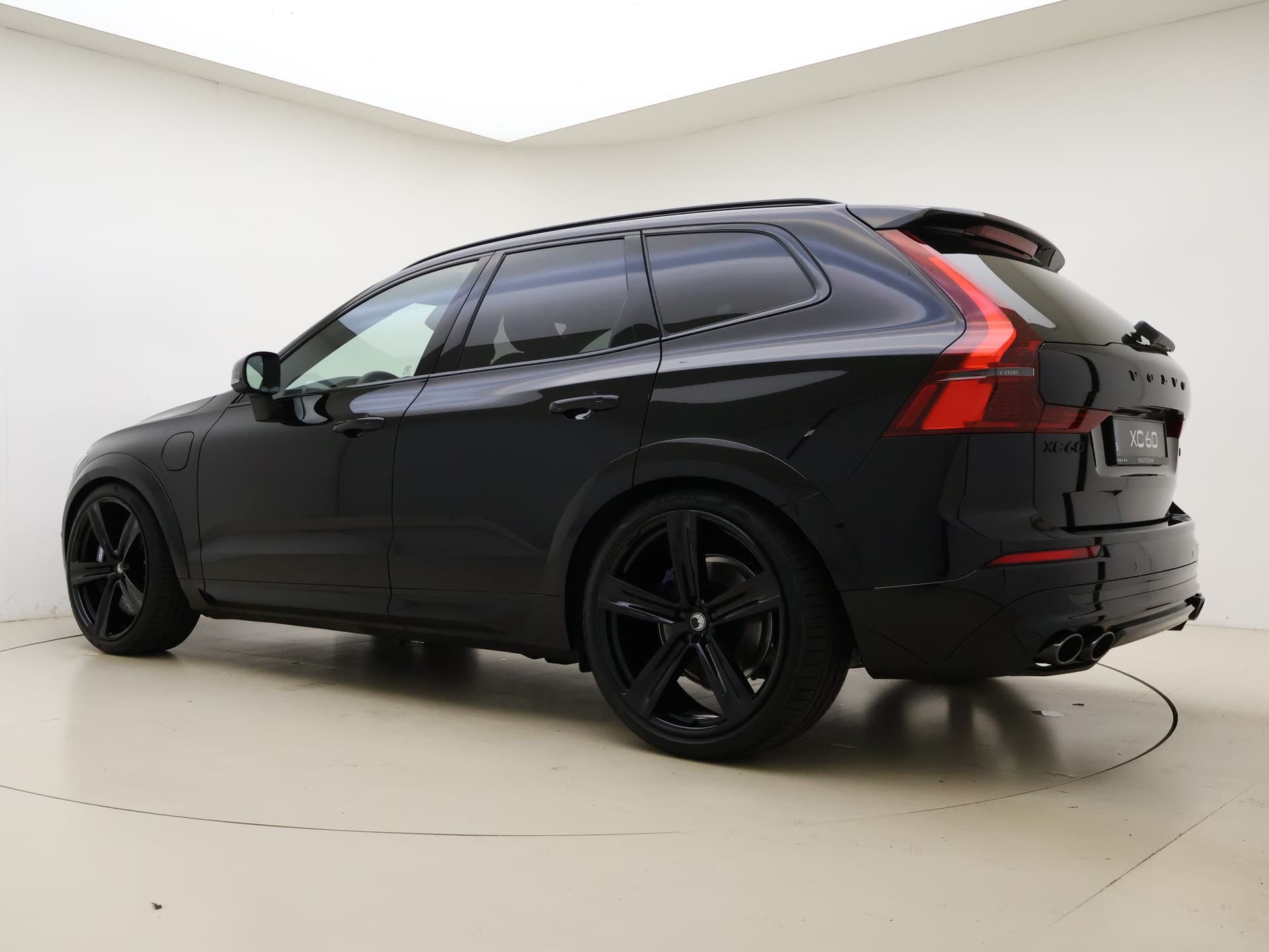 Volvo XC60 T8 455pk AWD HEICO - Ultra Black Edition / HEICO Sportuitlaatsysteem / HEICO Selected Level / 22'' HEICO Velgen / HEICO Remsysteem / Heico Intercooler / HEICO Sportpedalen / Luchtvering / Bowers en Wilkins audio / thumbnail 13