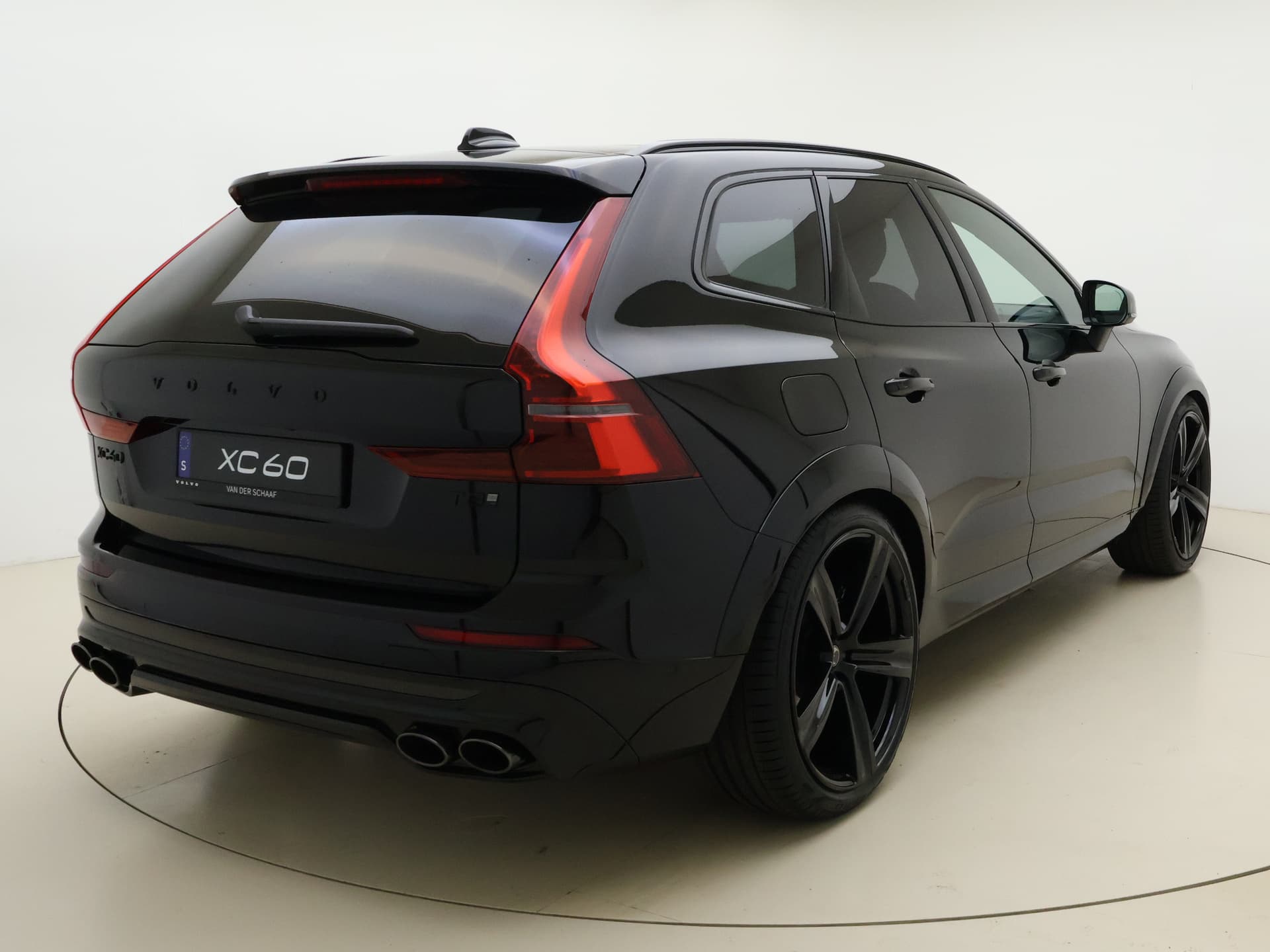 Volvo XC60 T8 455pk AWD HEICO - Ultra Black Edition / HEICO Sportuitlaatsysteem / HEICO Selected Level / 22'' HEICO Velgen / HEICO Remsysteem / Heico Intercooler / HEICO Sportpedalen / Luchtvering / Bowers en Wilkins audio / thumbnail 15