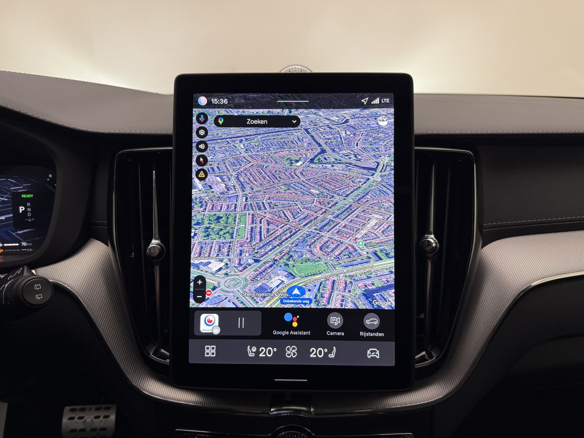 Volvo XC60 T8 455pk AWD HEICO - Ultra Black Edition / HEICO Sportuitlaatsysteem / HEICO Selected Level / 22'' HEICO Velgen / HEICO Remsysteem / Heico Intercooler / HEICO Sportpedalen / Luchtvering / Bowers en Wilkins audio / thumbnail 35