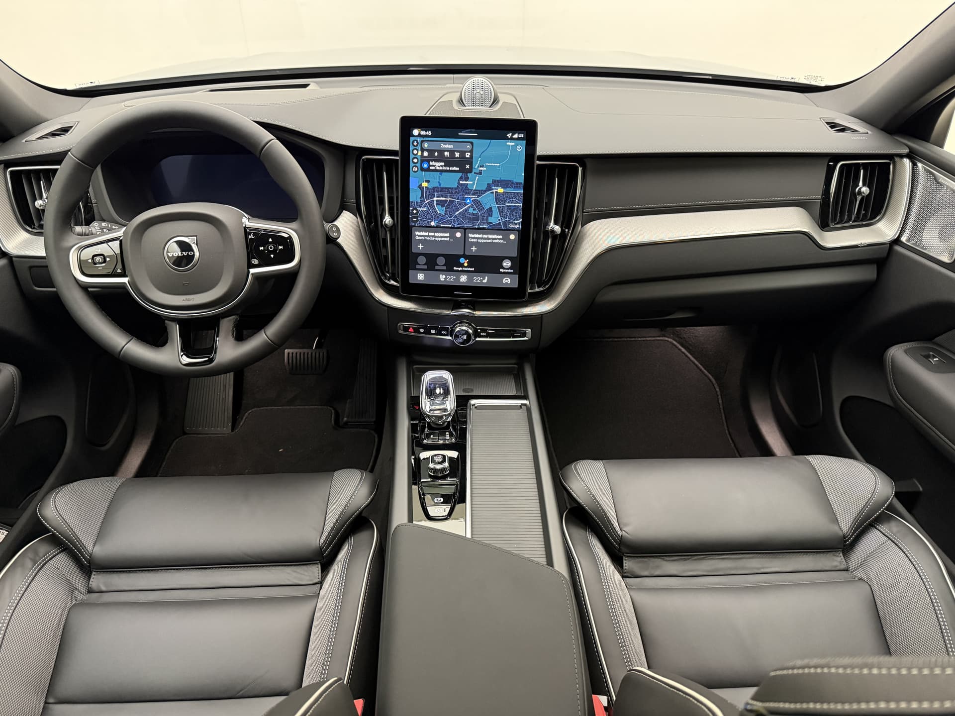 Volvo XC60 T8 455pk AWD Polestar Engineered / Bowers en Wilkins Audio / 22'' velgen / Öhlins schokdempers / Gelaagd glas / Alarm klasse 3 / thumbnail 2