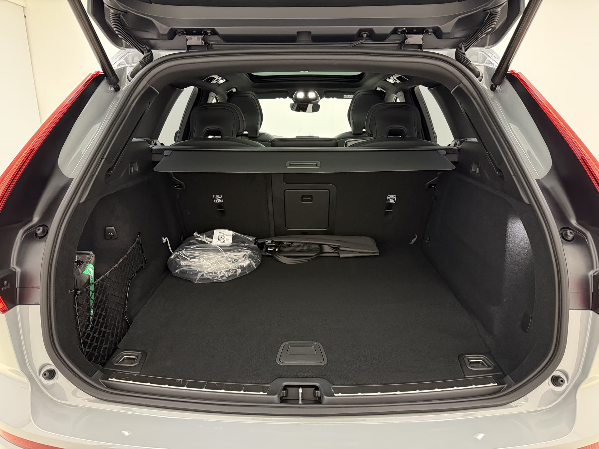 Volvo XC60 T8 455pk AWD Polestar Engineered / Bowers en Wilkins Audio / 22'' velgen / Öhlins schokdempers / Gelaagd glas / Alarm klasse 3 / thumbnail 8