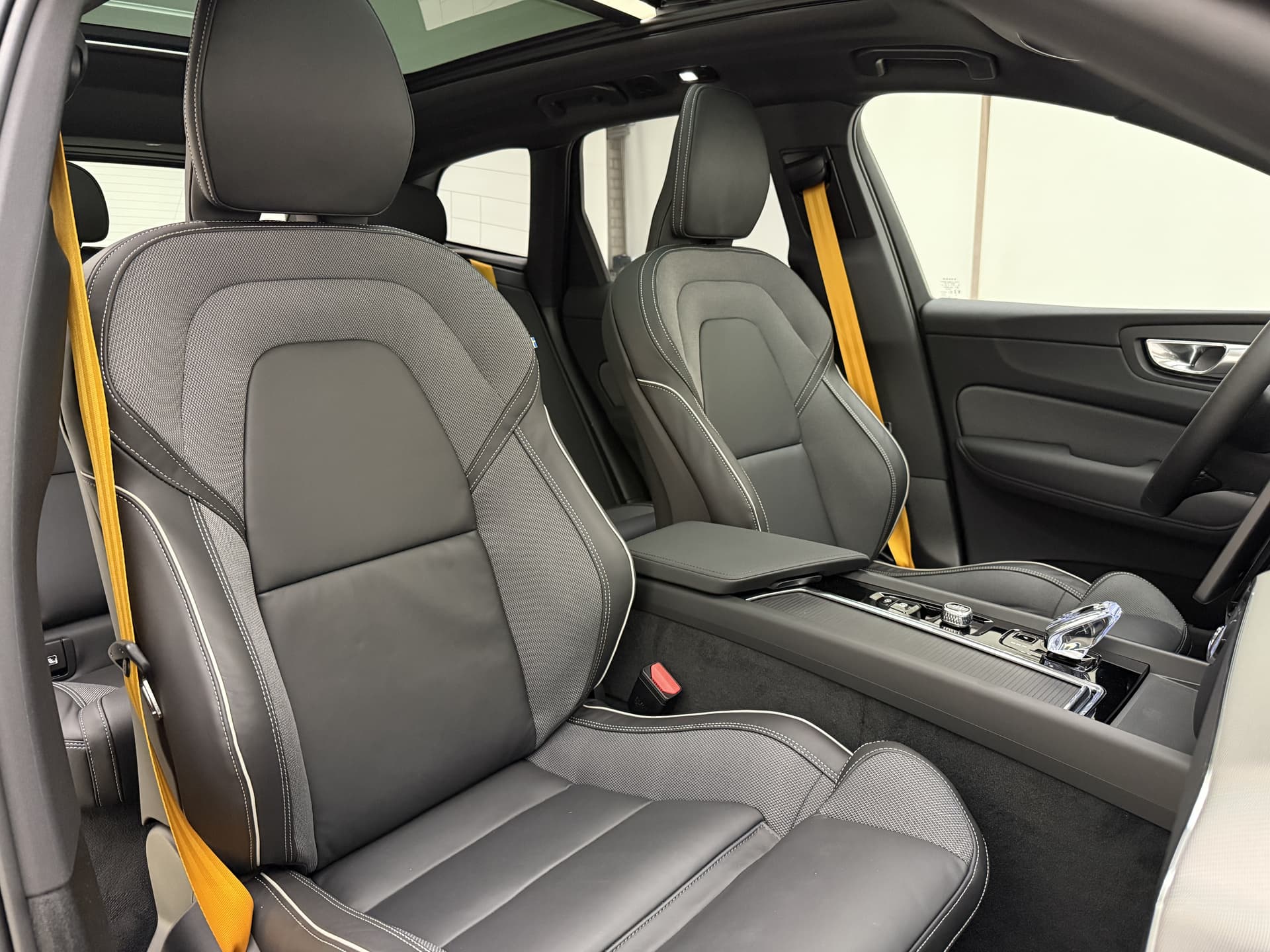 Volvo XC60 T8 455pk AWD Polestar Engineered / Bowers en Wilkins Audio / 22'' velgen / Öhlins schokdempers / Gelaagd glas / Alarm klasse 3 / thumbnail 12