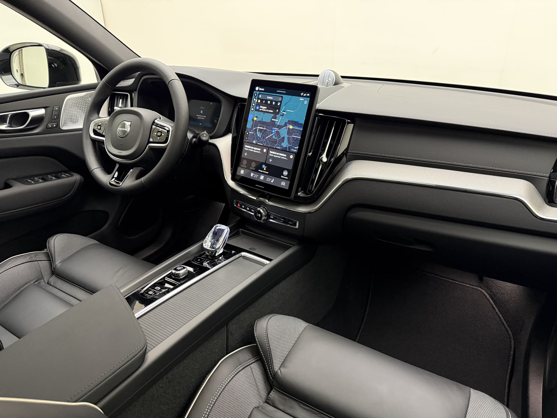 Volvo XC60 T8 455pk AWD Polestar Engineered / Bowers en Wilkins Audio / 22'' velgen / Öhlins schokdempers / Gelaagd glas / Alarm klasse 3 / thumbnail 16