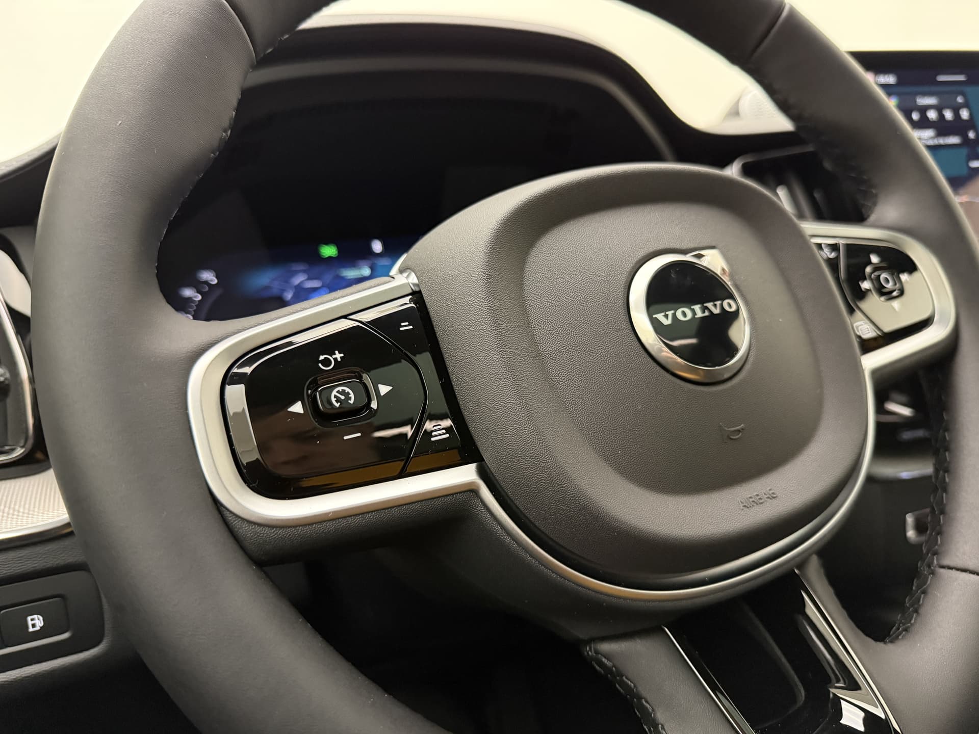 Volvo XC60 T8 455pk AWD Polestar Engineered / Bowers en Wilkins Audio / 22'' velgen / Öhlins schokdempers / Gelaagd glas / Alarm klasse 3 / thumbnail 23