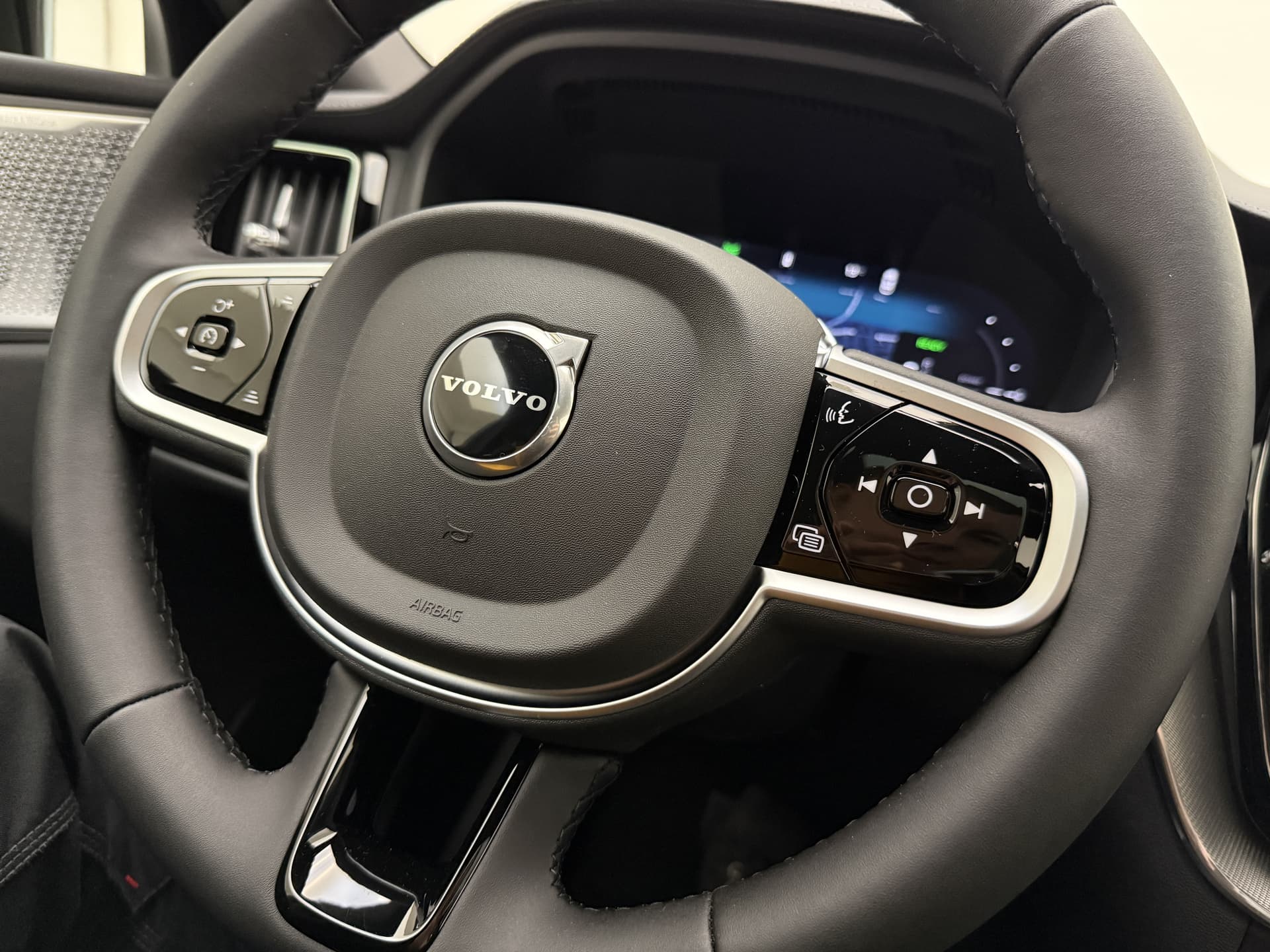 Volvo XC60 T8 455pk AWD Polestar Engineered / Bowers en Wilkins Audio / 22'' velgen / Öhlins schokdempers / Gelaagd glas / Alarm klasse 3 / thumbnail 24