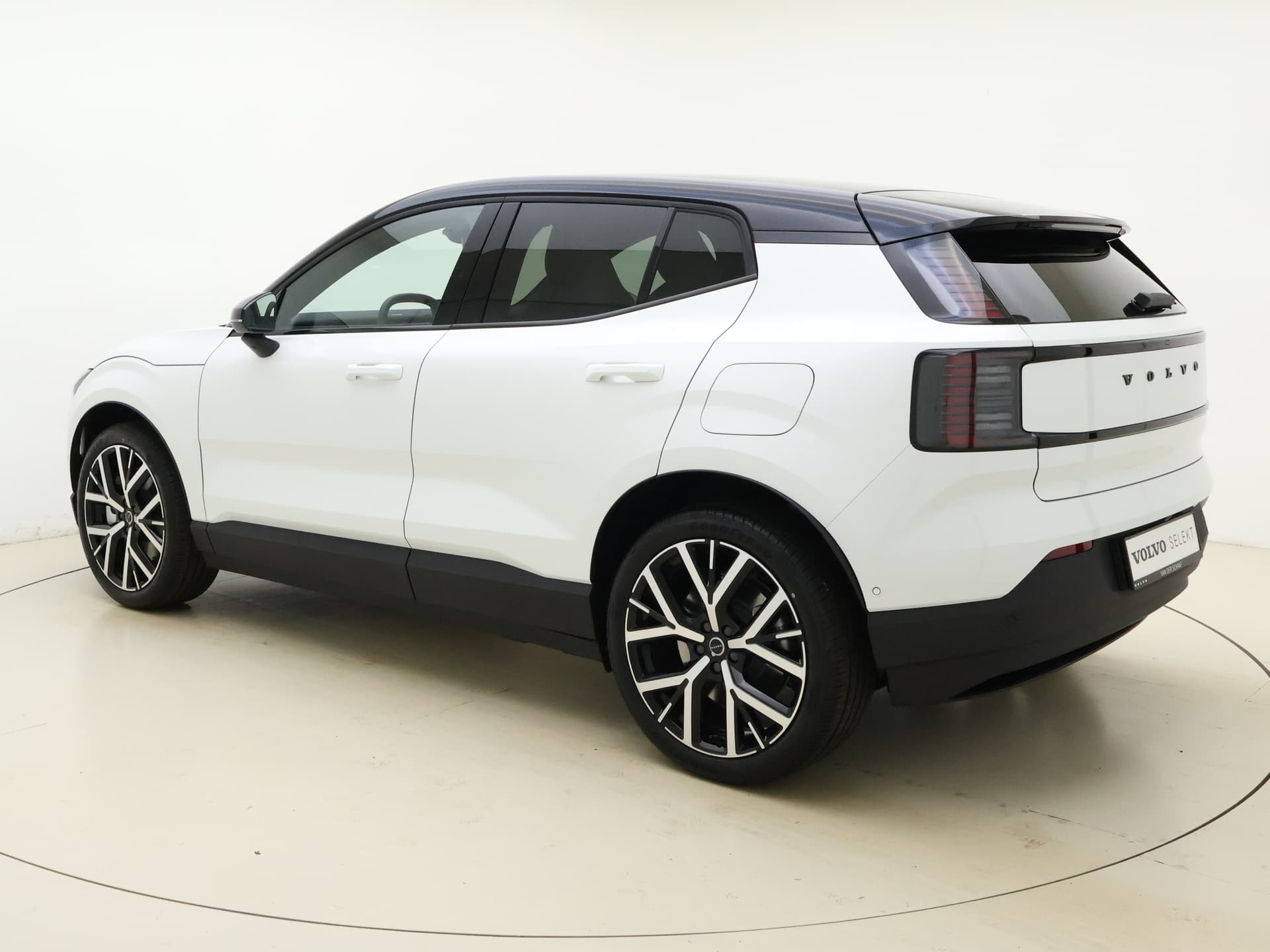 Volvo EX30 Twin Motor Performance Ultra Europa Sport / WOOL BLEND / 20" 5-Y-SPAAKS / BLACK PACK / GETINT GLAS / thumbnail 19