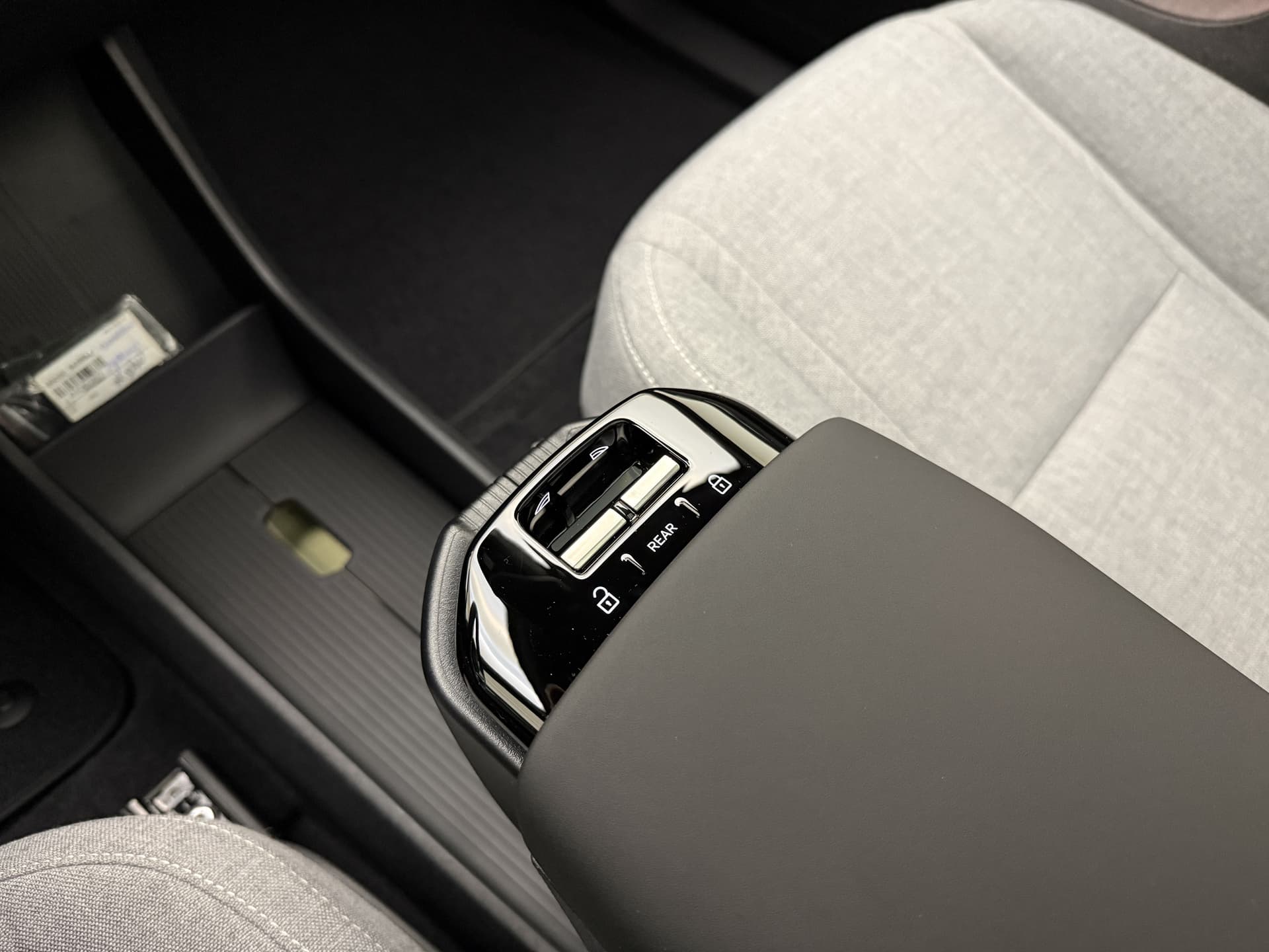 Volvo EX30 Twin Motor Performance Ultra Europa Sport / WOOL BLEND / 20" 5-Y-SPAAKS / BLACK PACK / GETINT GLAS / thumbnail 41