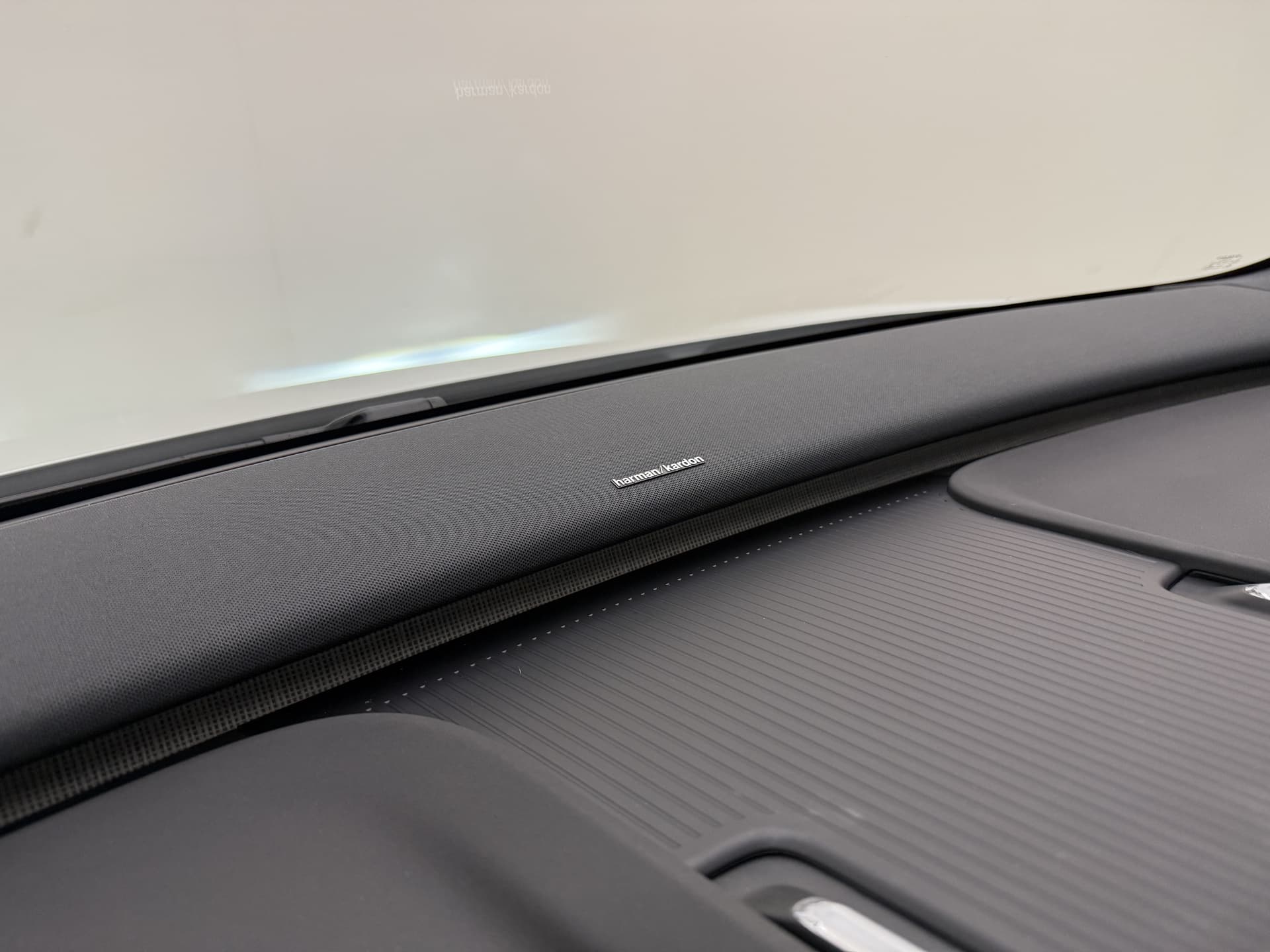 Volvo EX30 Twin Motor Performance Ultra Europa Sport / WOOL BLEND / 20" 5-Y-SPAAKS / BLACK PACK / GETINT GLAS / thumbnail 42