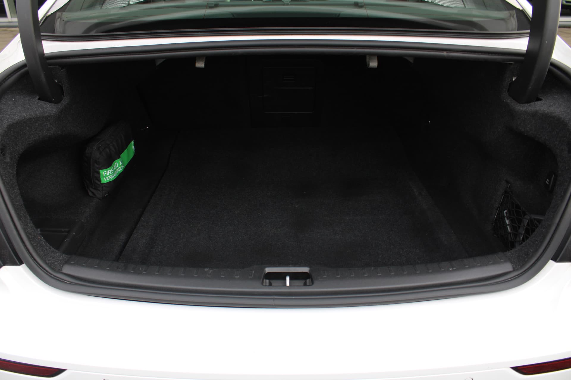 Volvo S60 B4 Automaat R-Design thumbnail 7