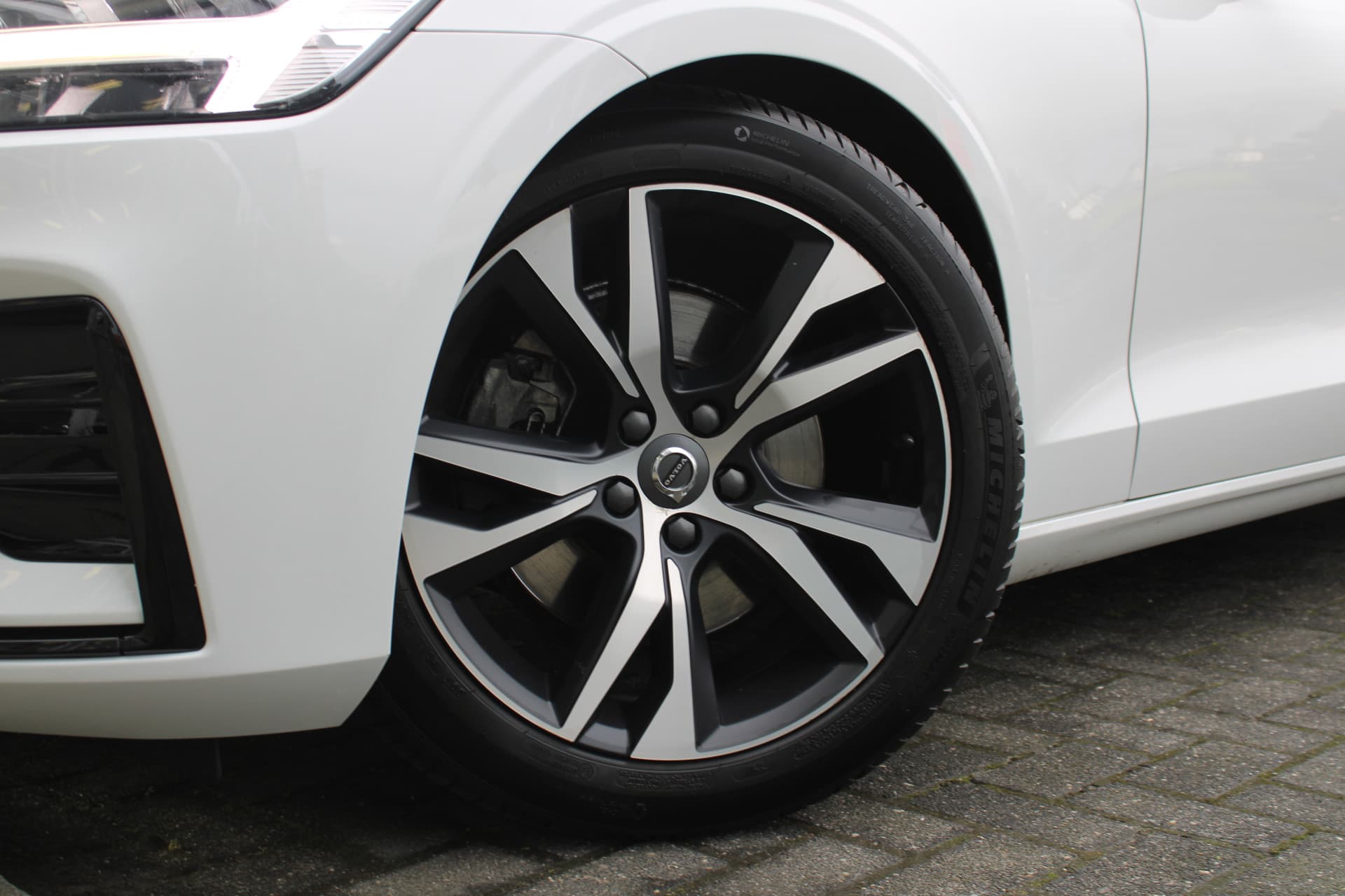 Volvo S60 B4 Automaat R-Design thumbnail 9