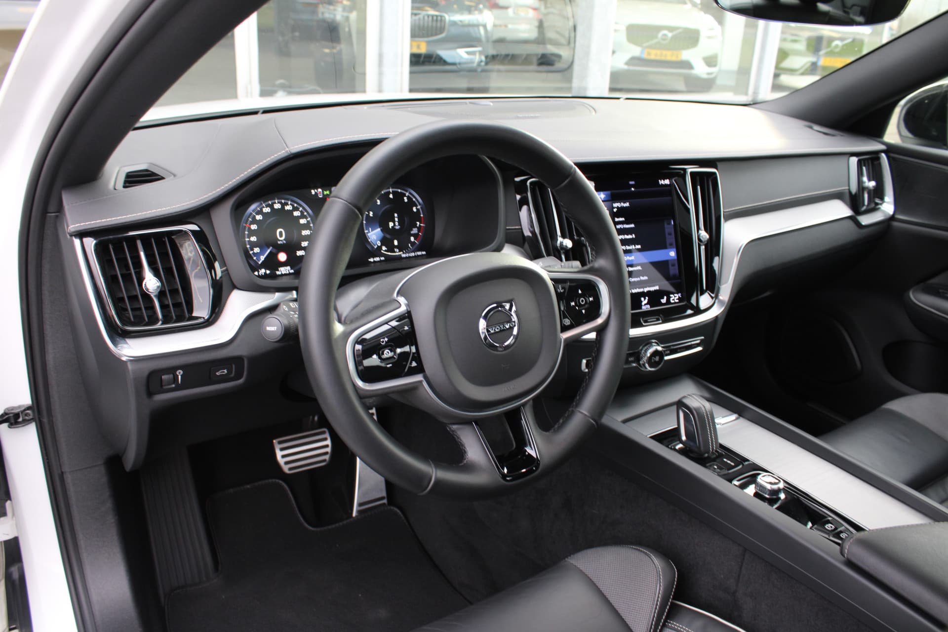 Volvo S60 B4 Automaat R-Design thumbnail 10