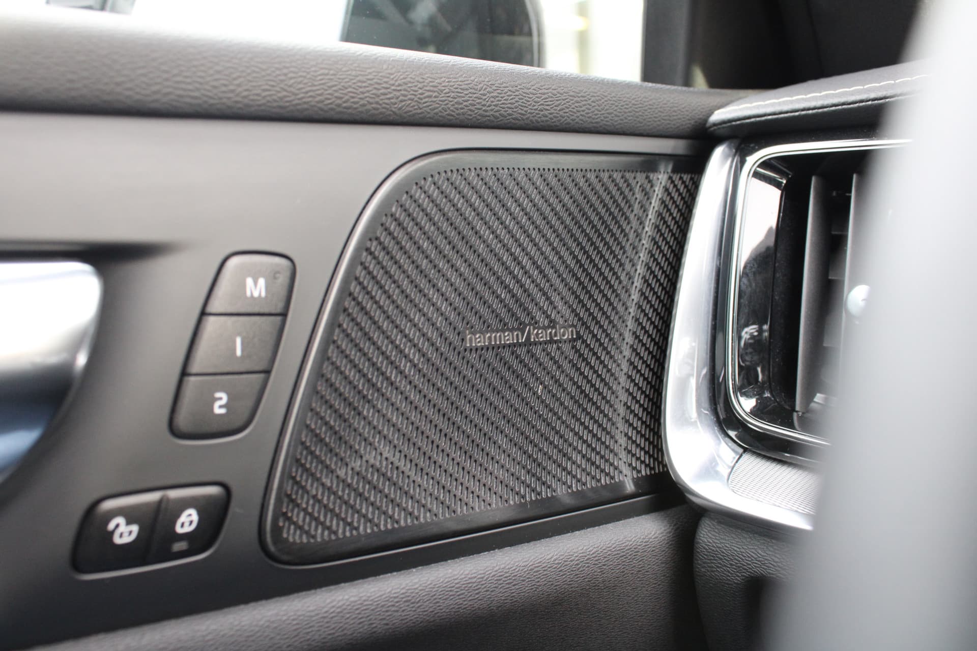 Volvo S60 B4 Automaat R-Design thumbnail 18